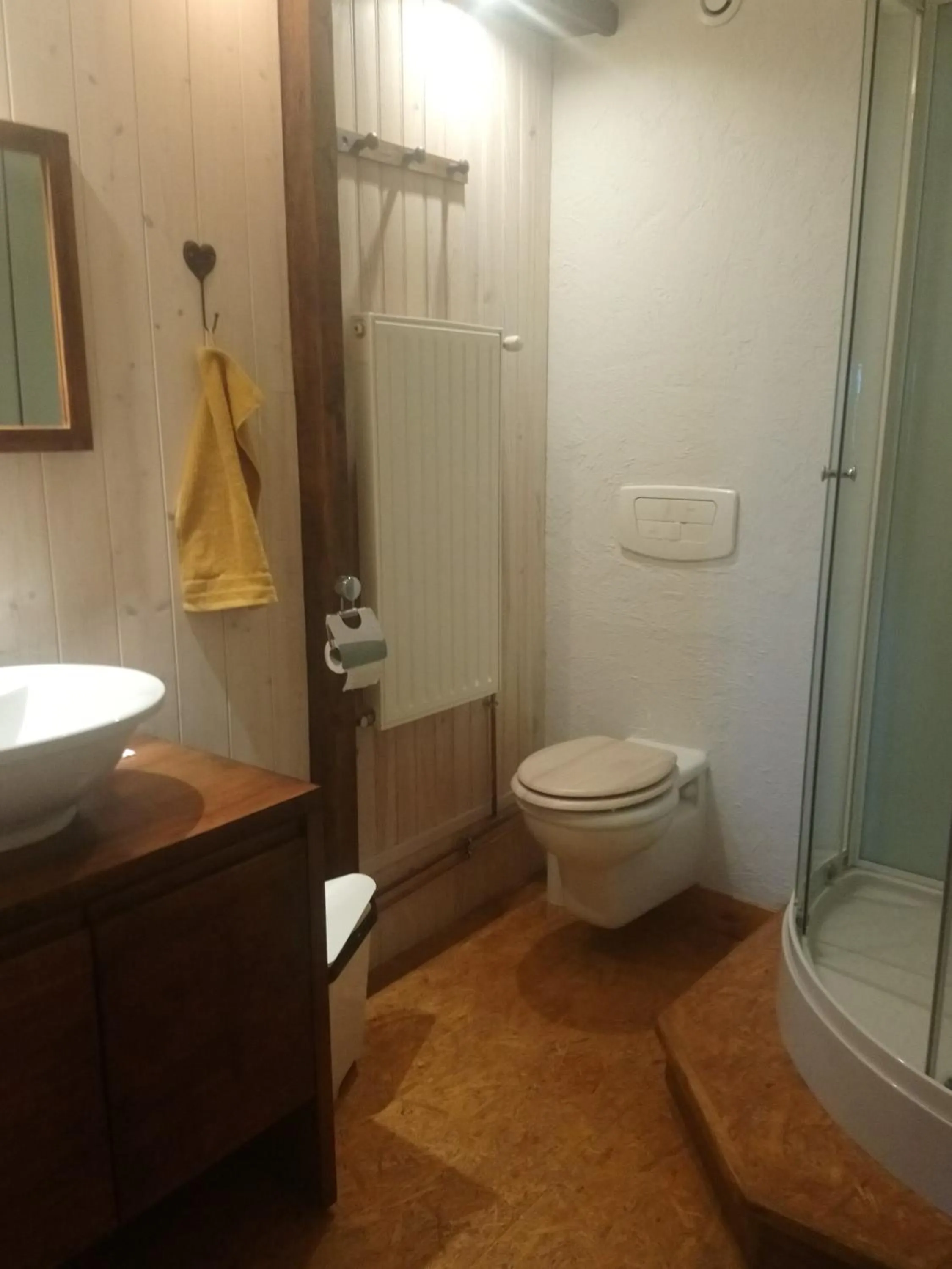 Bathroom in la ferme du crie