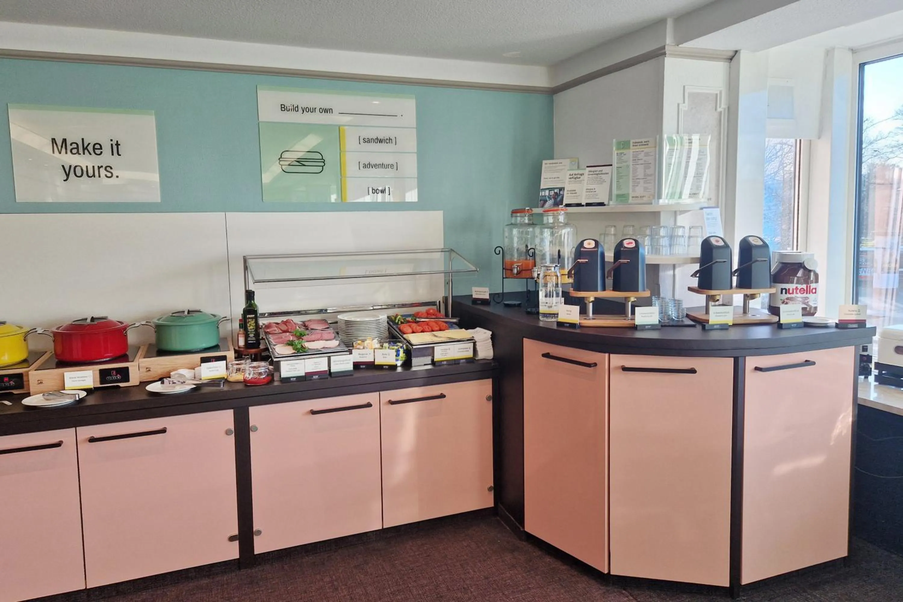 Breakfast in Garner Hotel Hamburg - Wandsbek Marktplatz by IHG