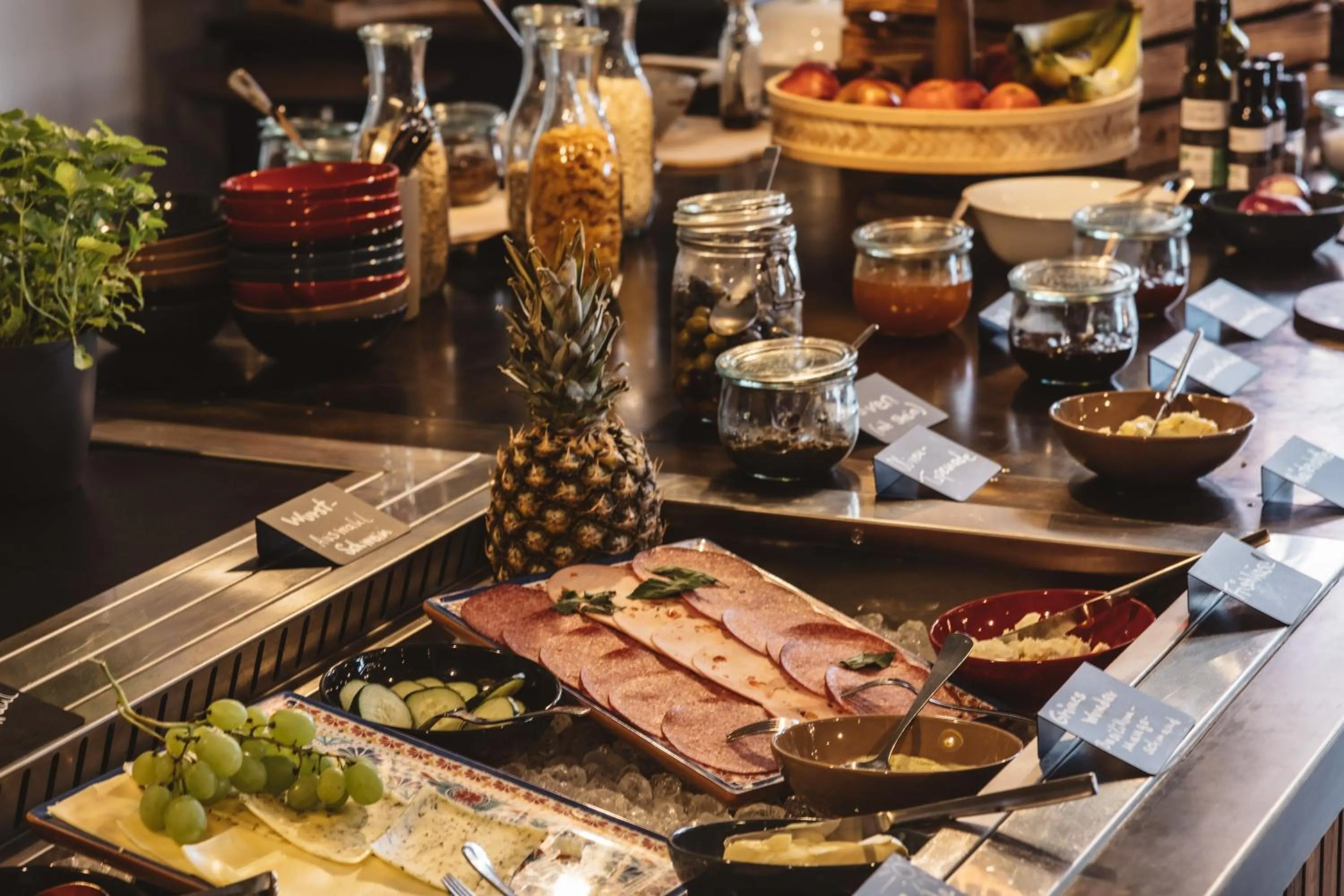 Breakfast in Superbude Hamburg Altona