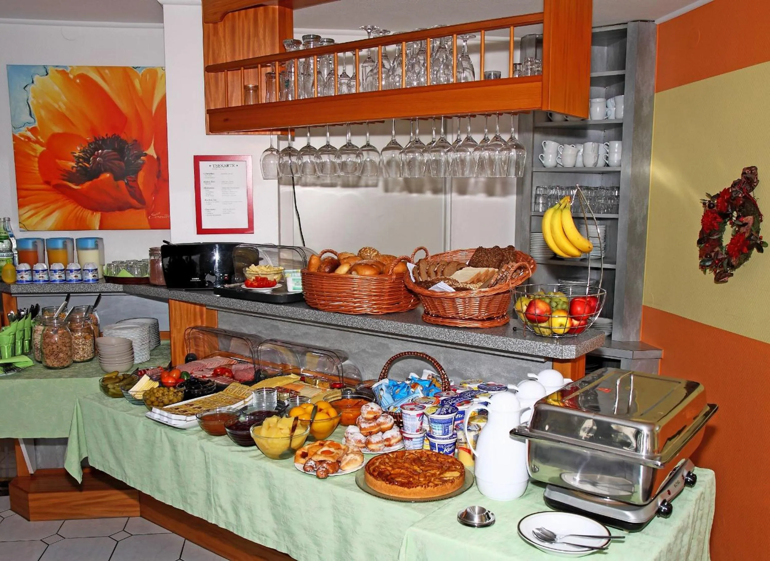 Food and drinks in Europa Hotel City