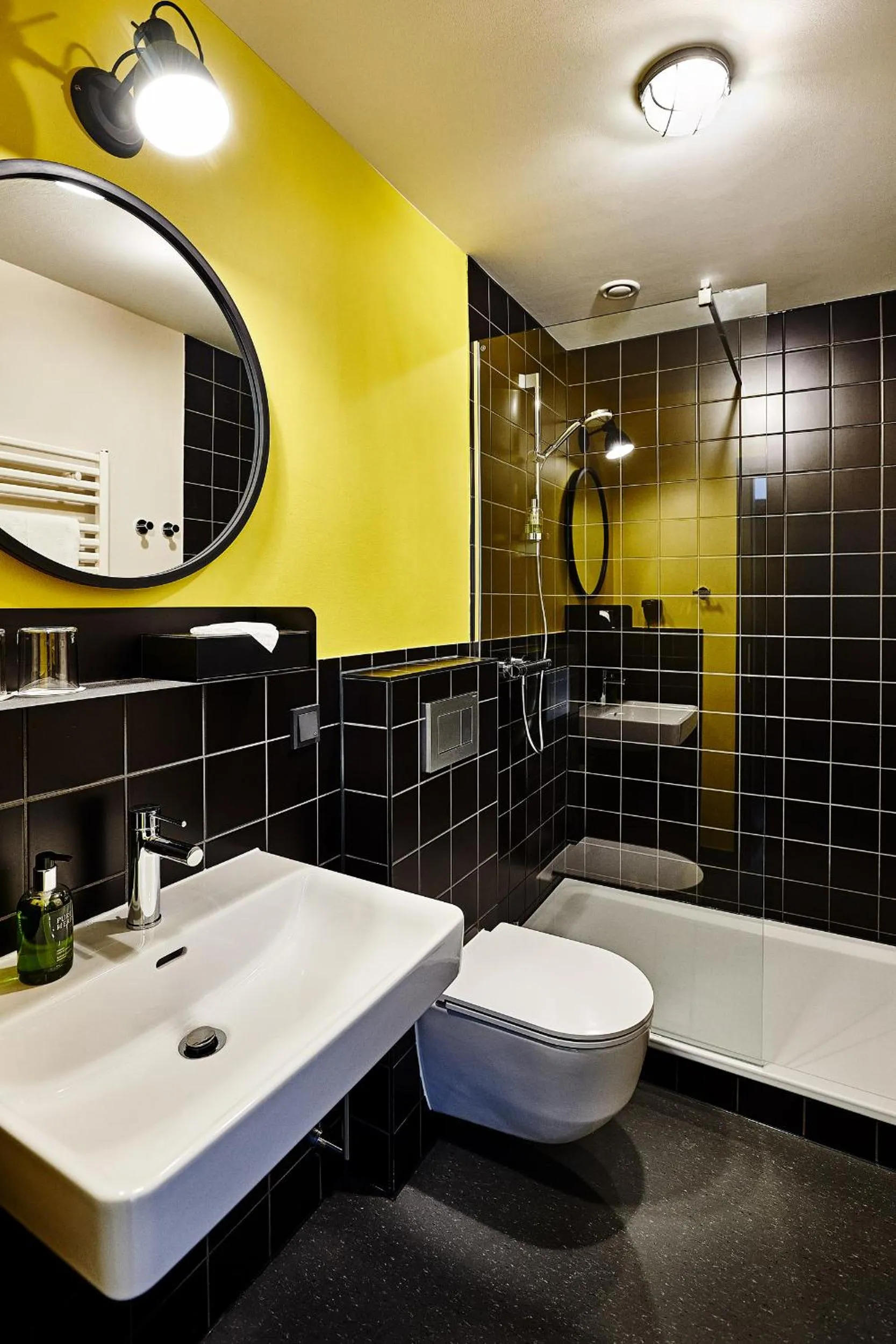 Bathroom in Hotel Zugbrücke Grenzau GmbH