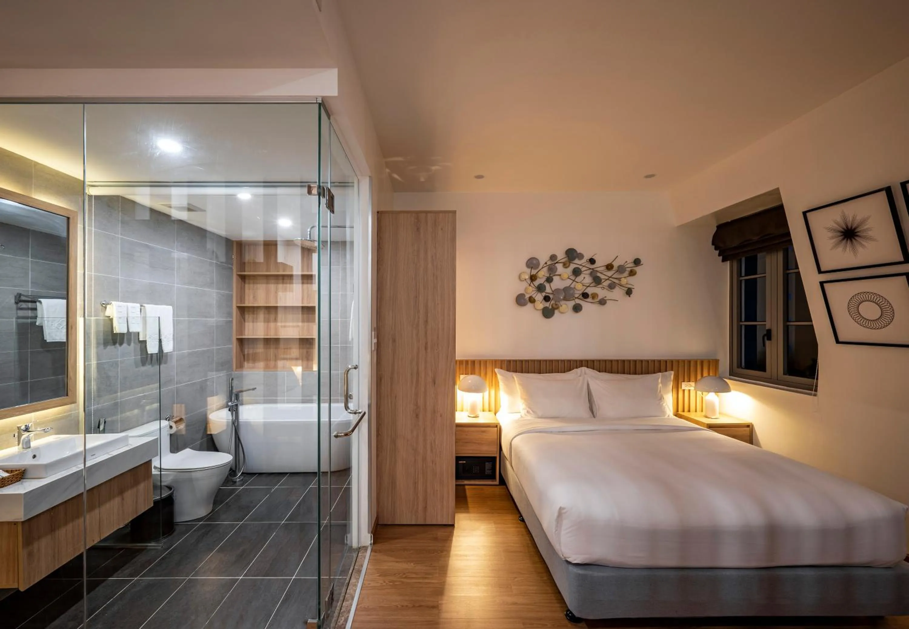 Shower, Bed in Ann Hotel & Spa Khem Beach PQ