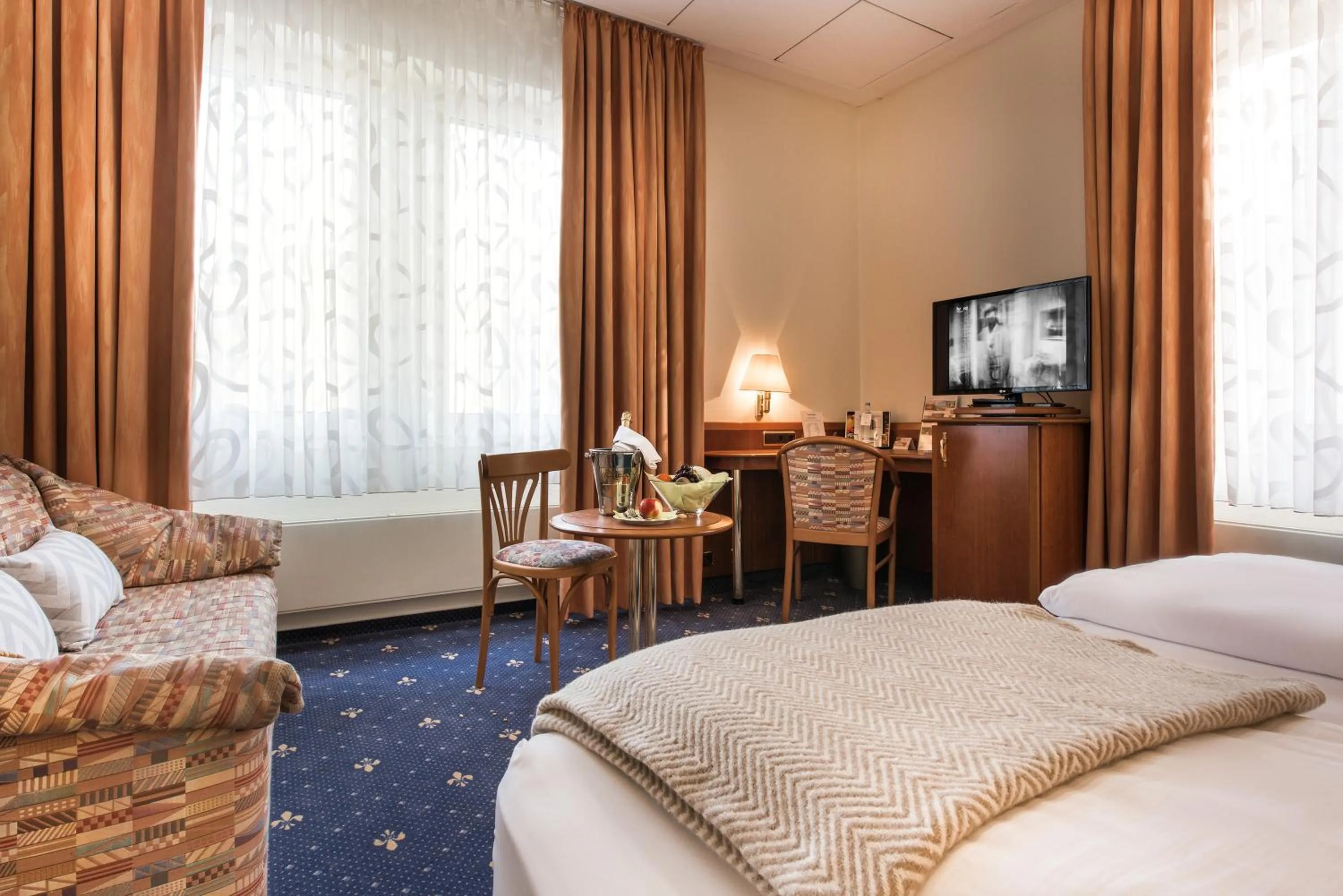 Photo of the whole room, Bed in Akzent Hotel Köhler