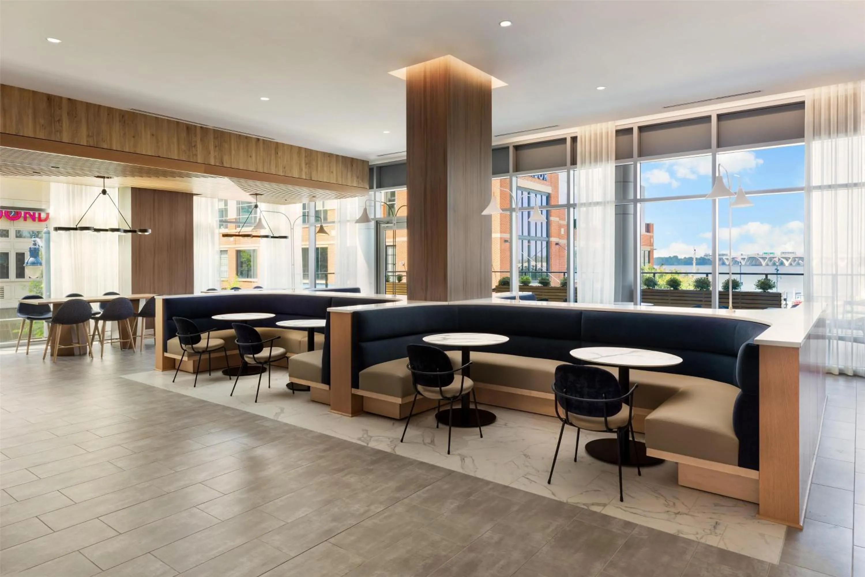 Lobby or reception in Hyatt Place National Harbor