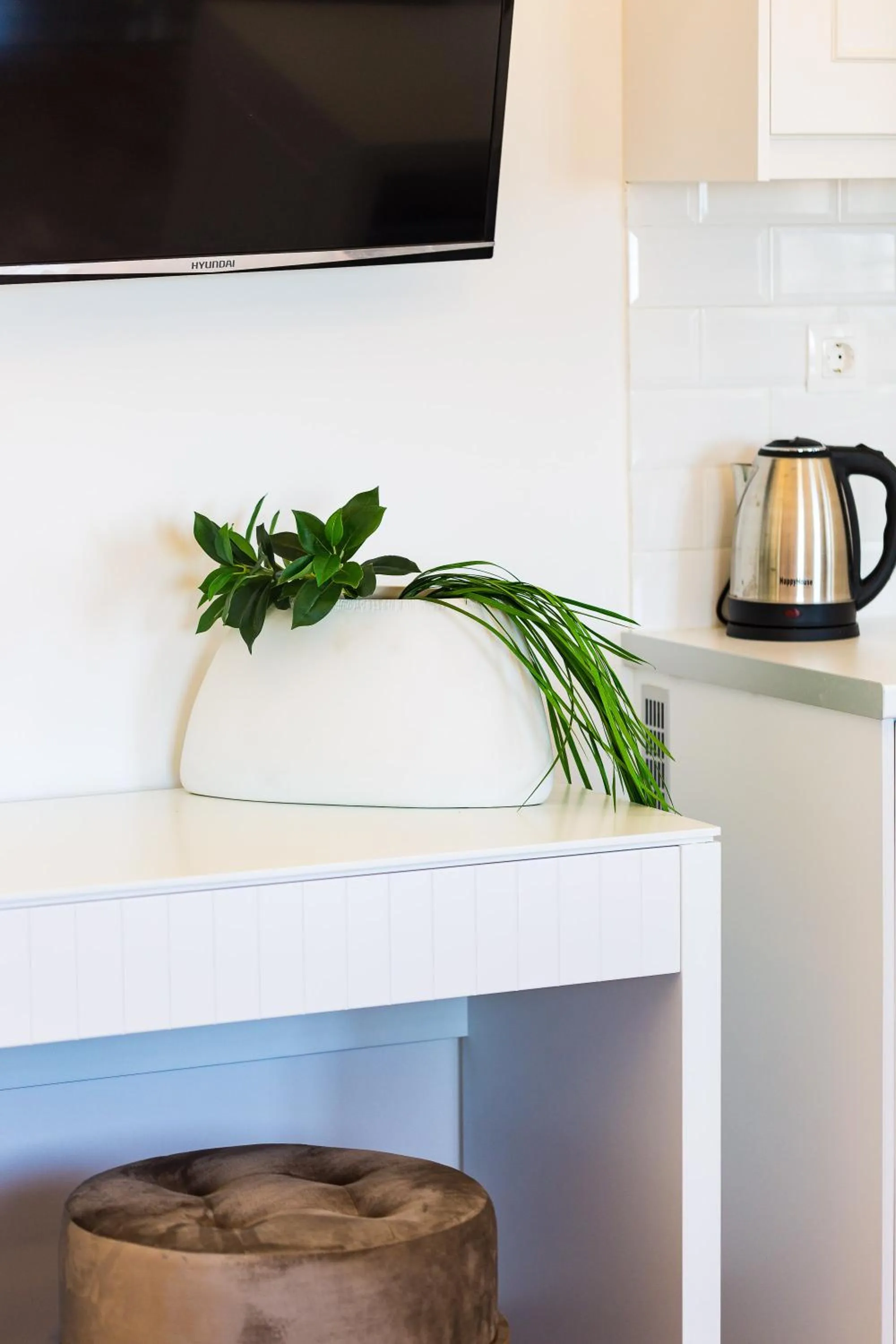 Coffee/tea facilities in Pinelopi Beach Suites