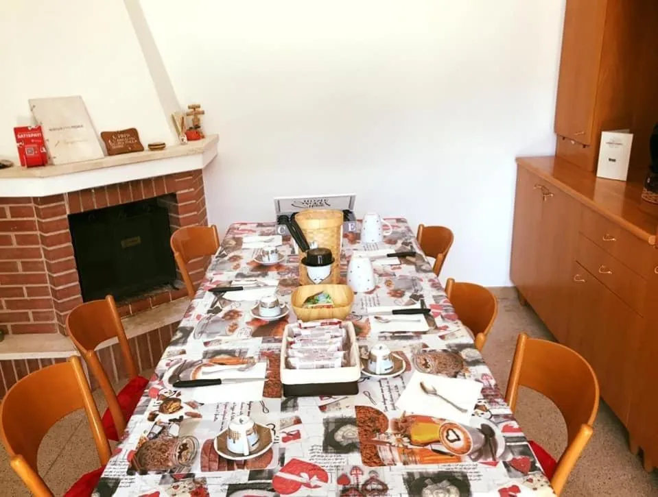 Dining area in Borghetto Pedale