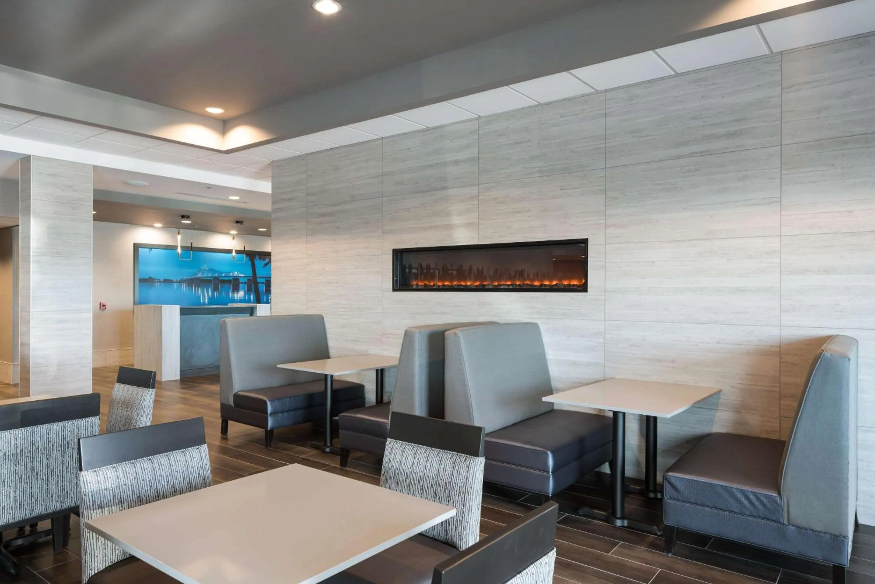 Restaurant/places to eat in Comfort Suites Kennewick at Southridge