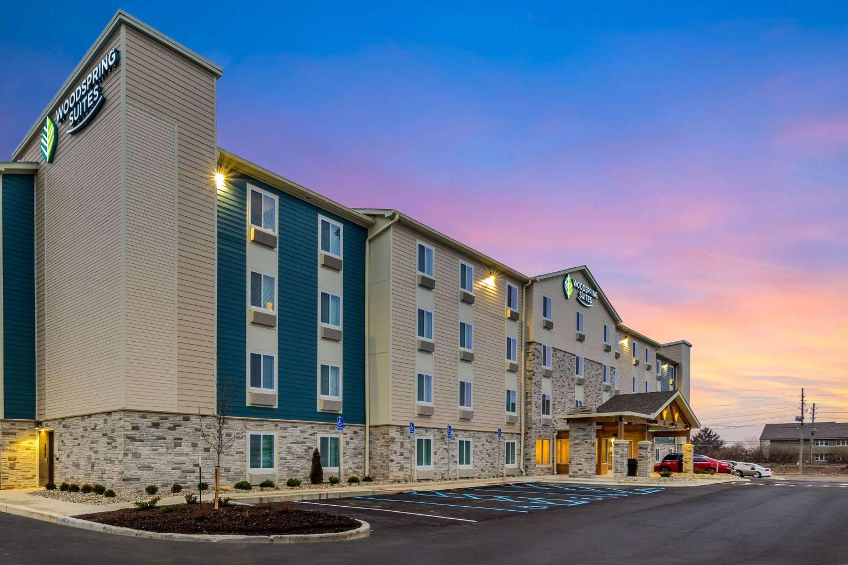 Property building in WoodSpring Suites Indianapolis Castleton