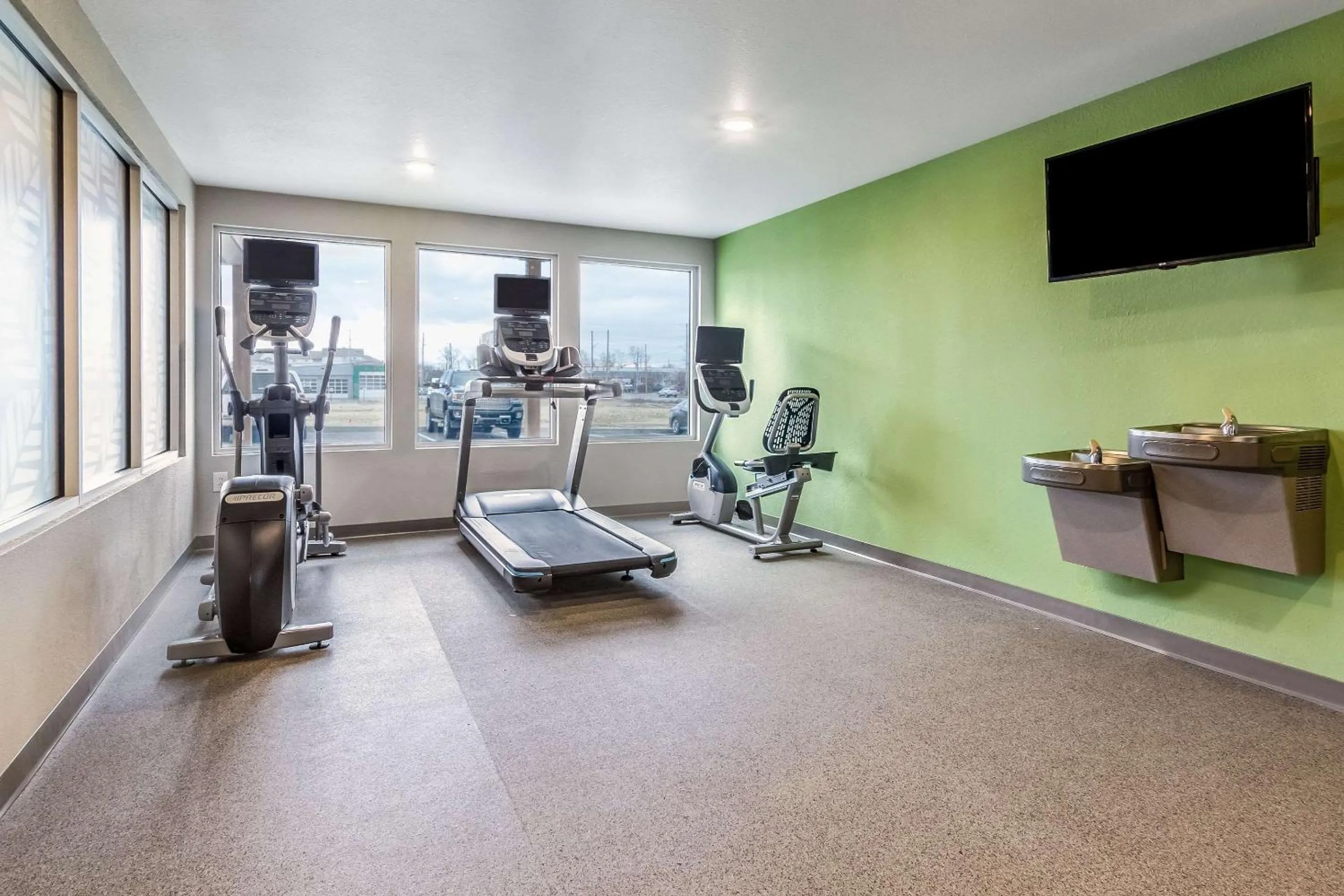 Fitness centre/facilities in WoodSpring Suites Indianapolis Castleton