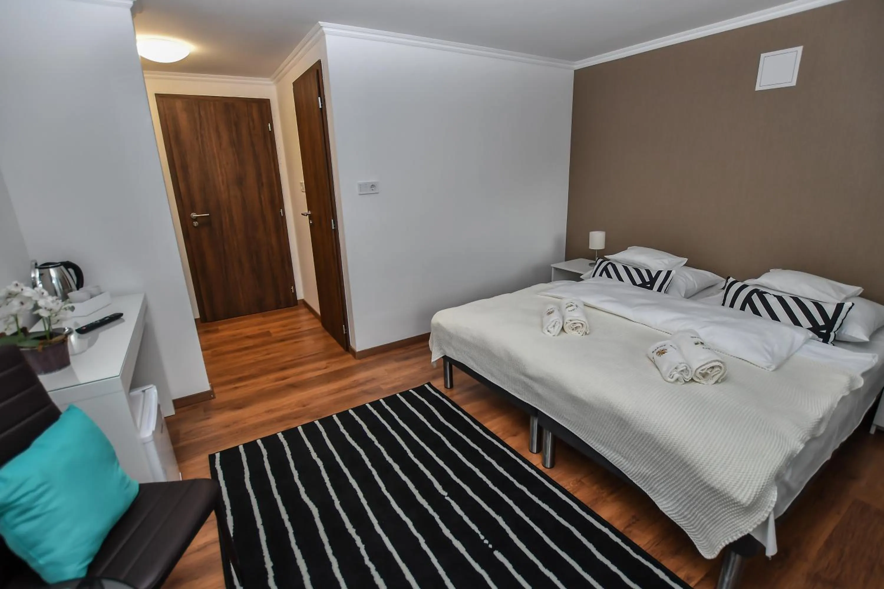 Photo of the whole room, Bed in É-Vaskó Panzió Borpince