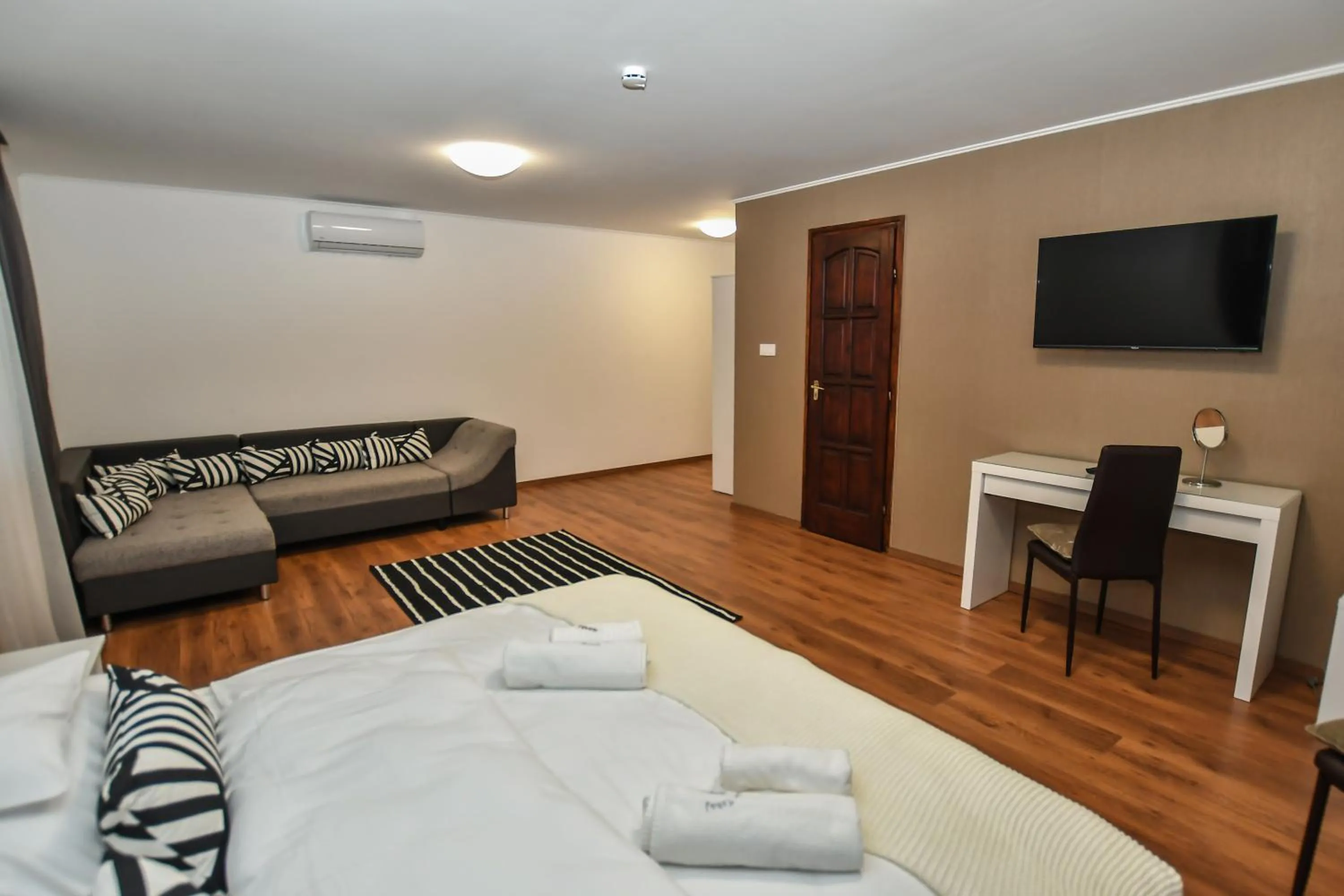 TV and multimedia, Bed in É-Vaskó Panzió Borpince