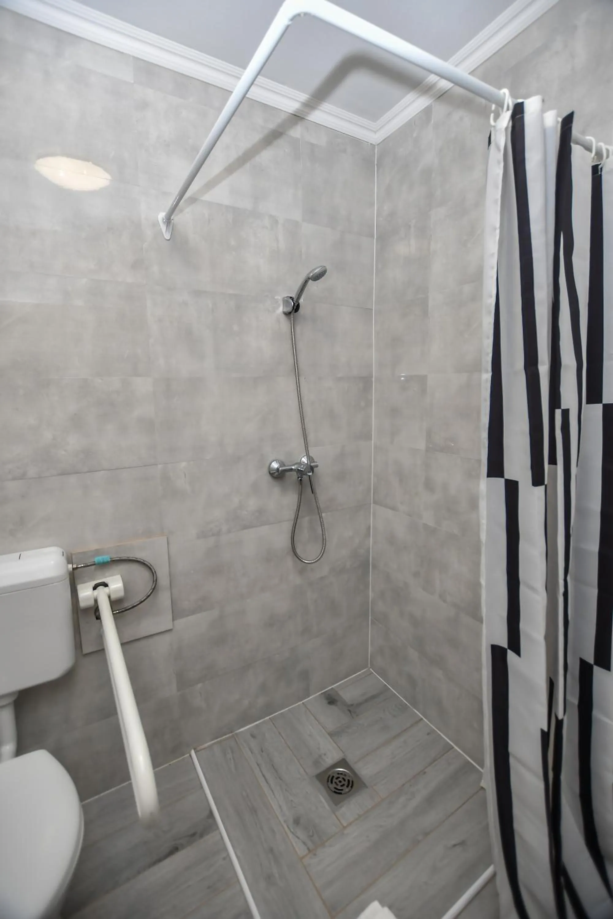 Bathroom in É-Vaskó Panzió Borpince