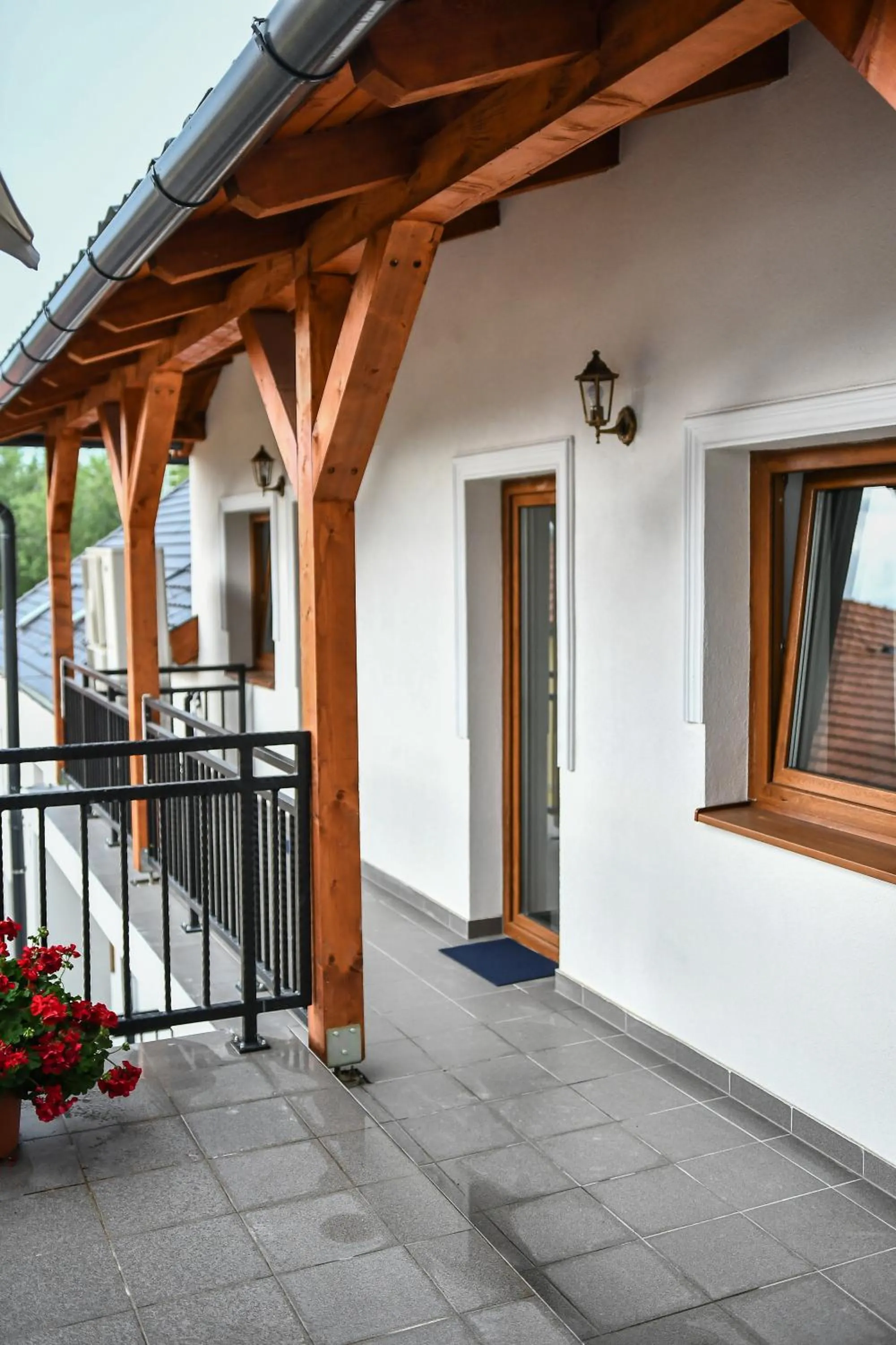 Balcony/Terrace in É-Vaskó Panzió Borpince