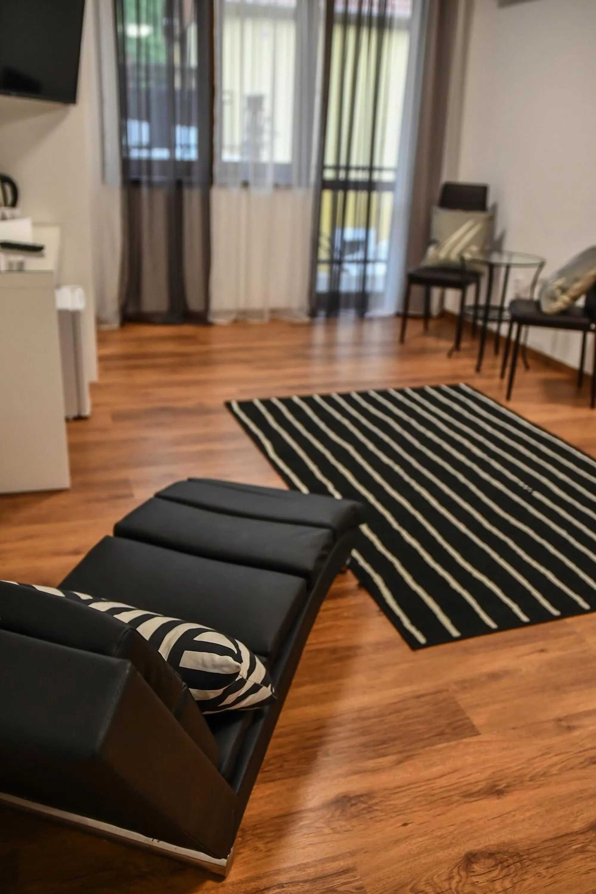 Photo of the whole room in É-Vaskó Panzió Borpince