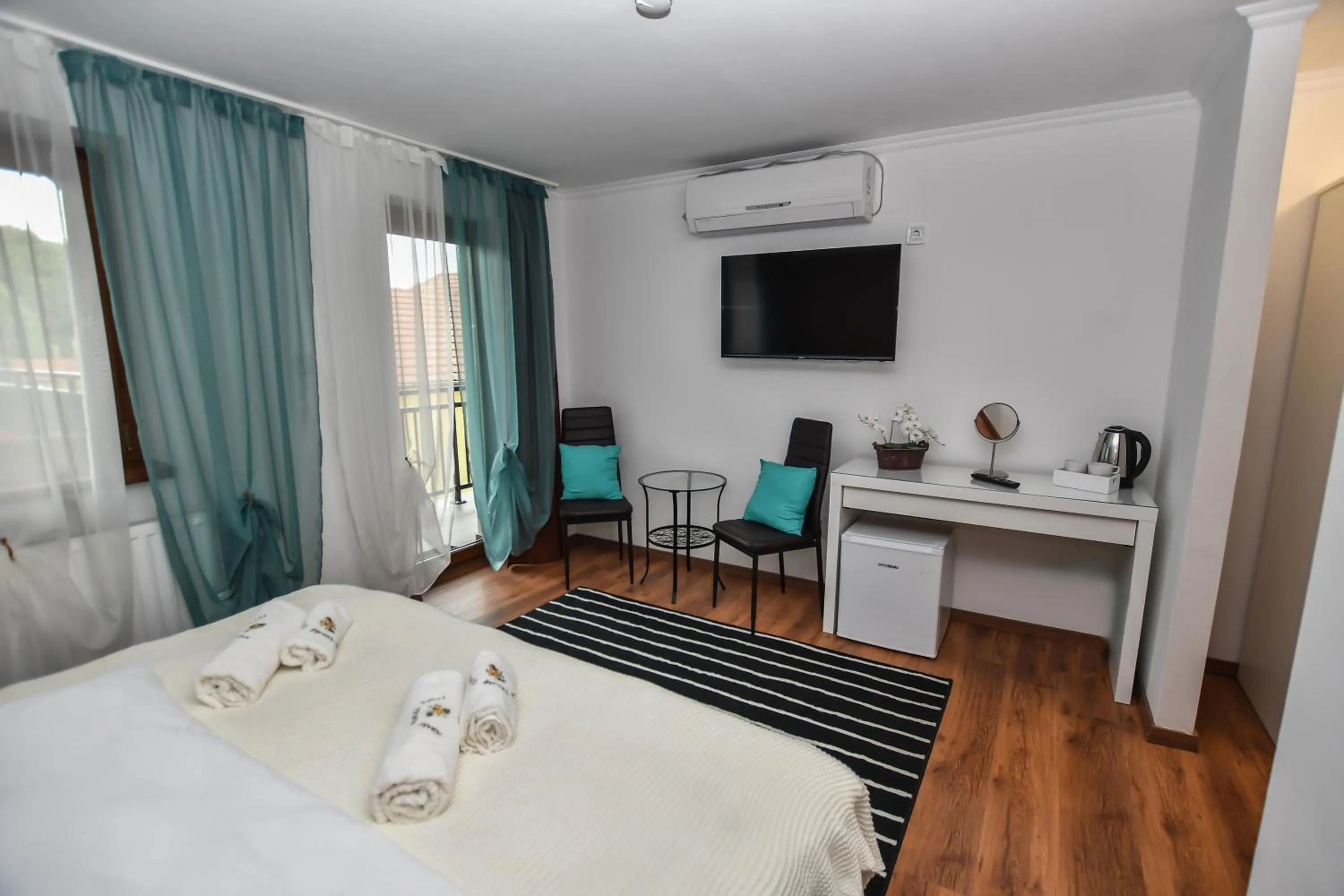 Photo of the whole room, Bed in É-Vaskó Panzió Borpince