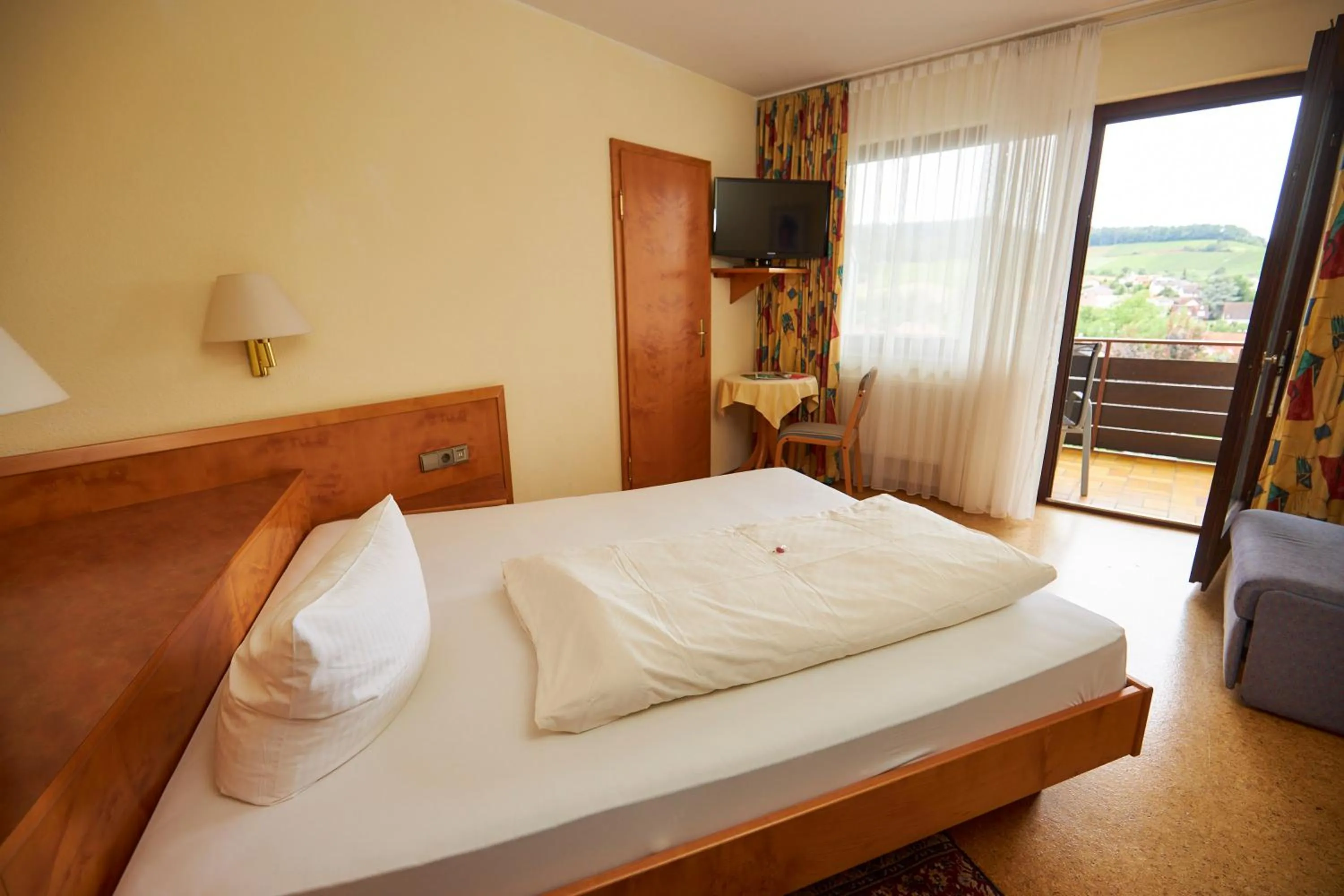 Photo of the whole room, Bed in Flair Hotel Landgasthof Roger