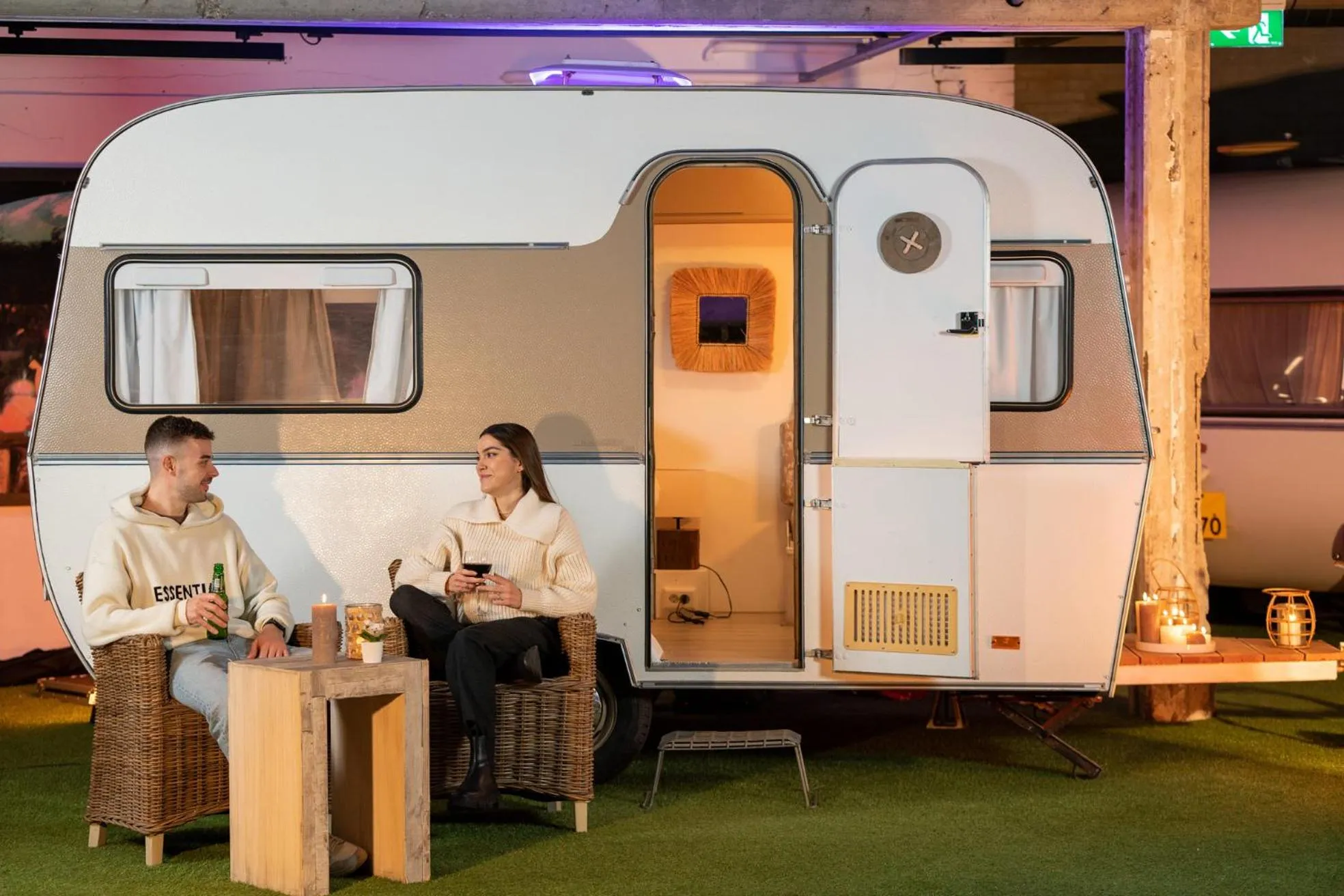 People in Outside Inn