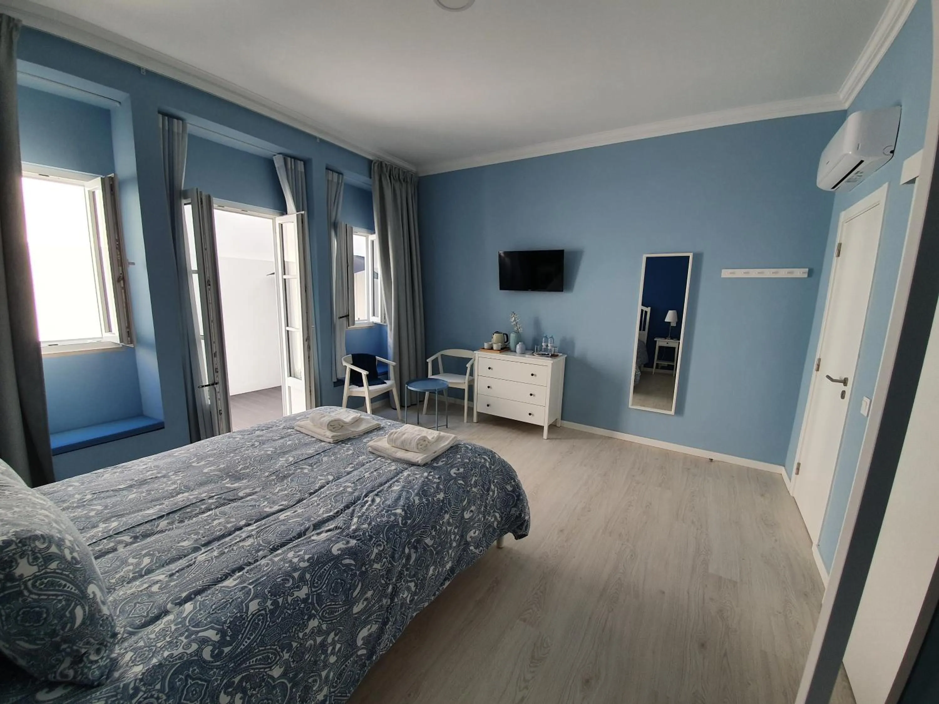 Bed in Inn Faro - Casa Amarela - Guest House