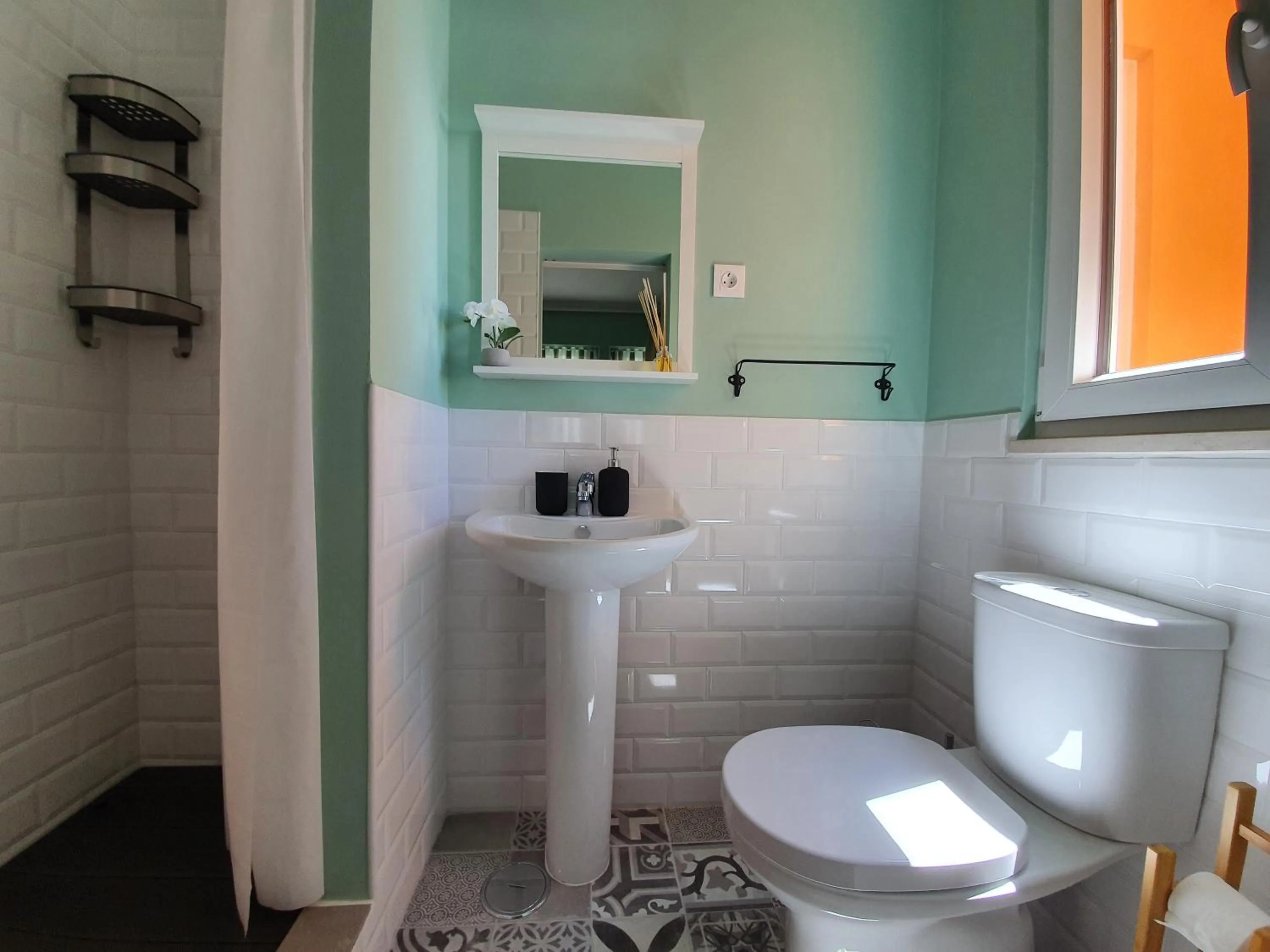 Bathroom in Inn Faro - Casa Amarela - Guest House