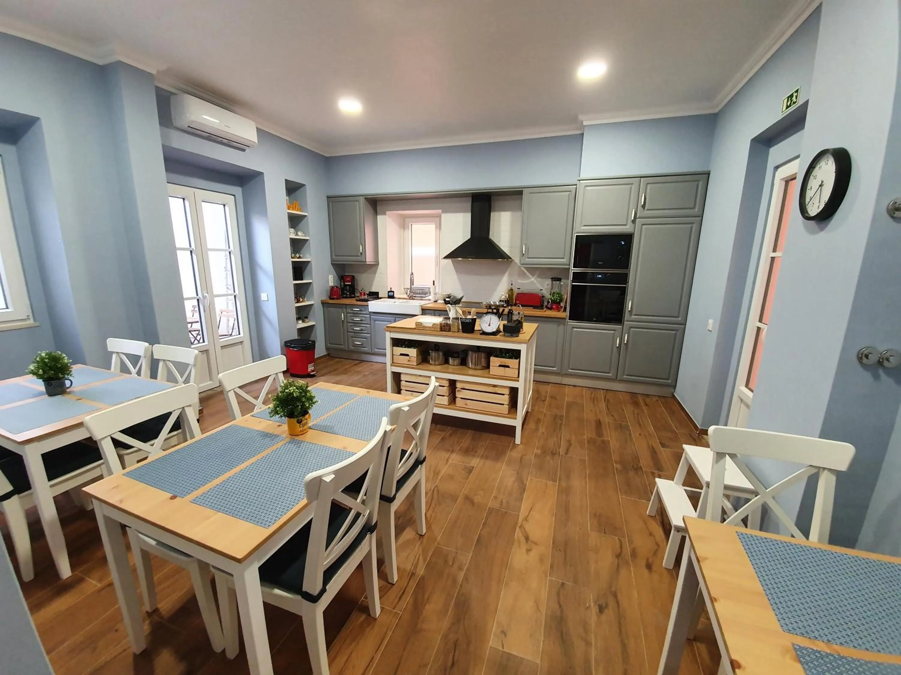 Kitchen or kitchenette in Inn Faro - Casa Amarela - Guest House