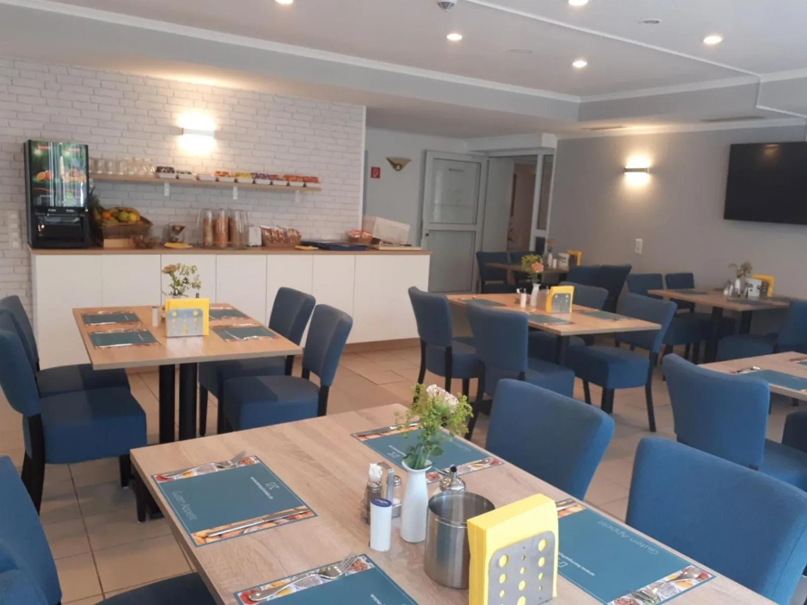 Restaurant/places to eat in Kempe Komfort plus Hotel