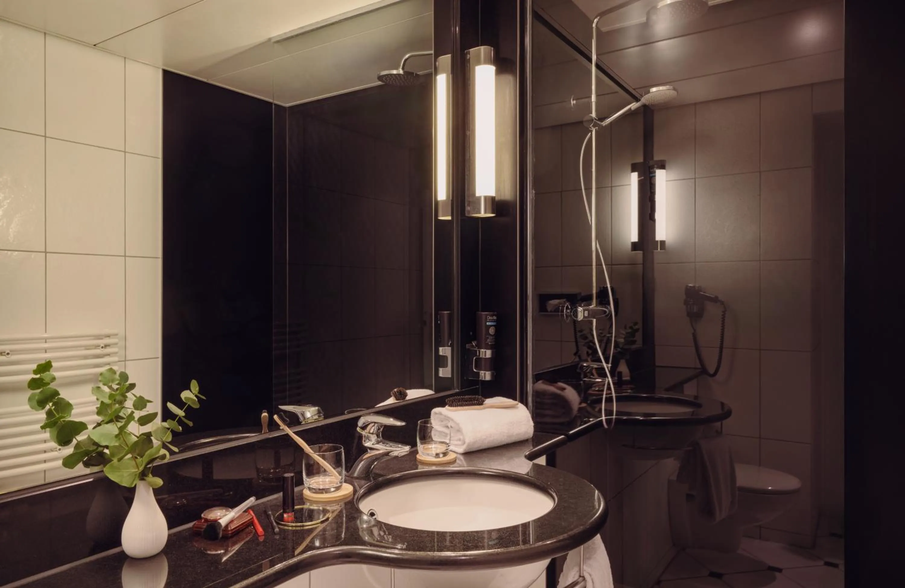 Bathroom in Hotel Mannheimer Hof - Leonardo Limited Edition