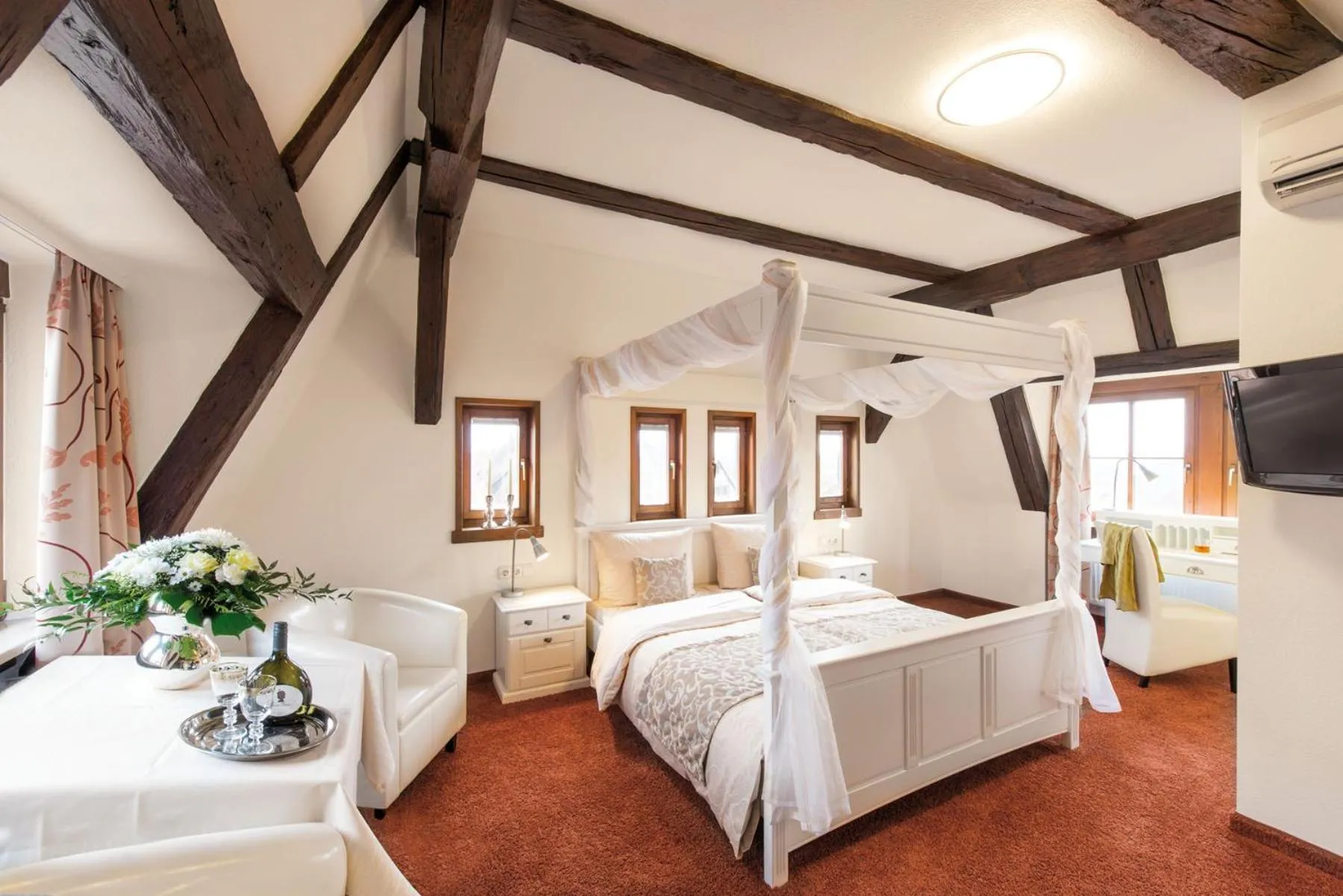 Photo of the whole room, Bed in Hotel Altes Brauhaus garni