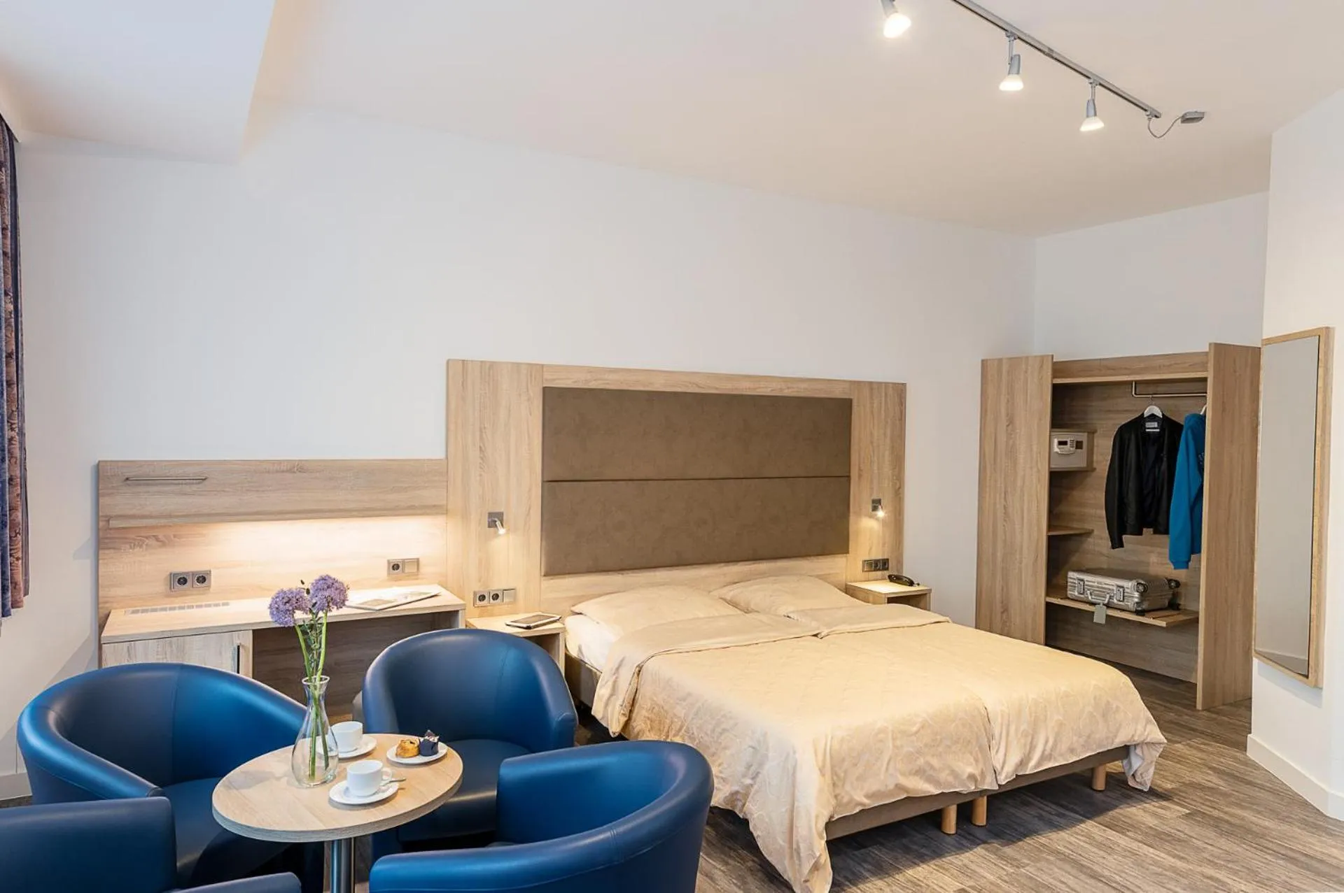 Photo of the whole room, Bed in Hotel Altes Brauhaus garni