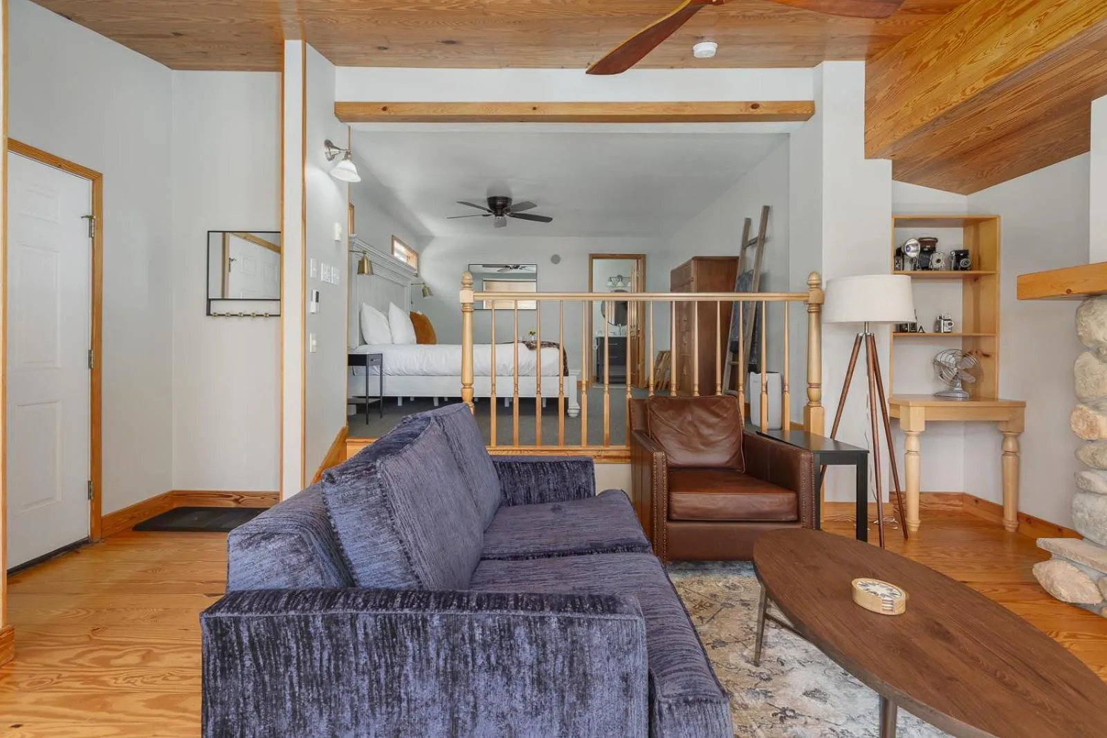 Photo of the whole room in Ocean House