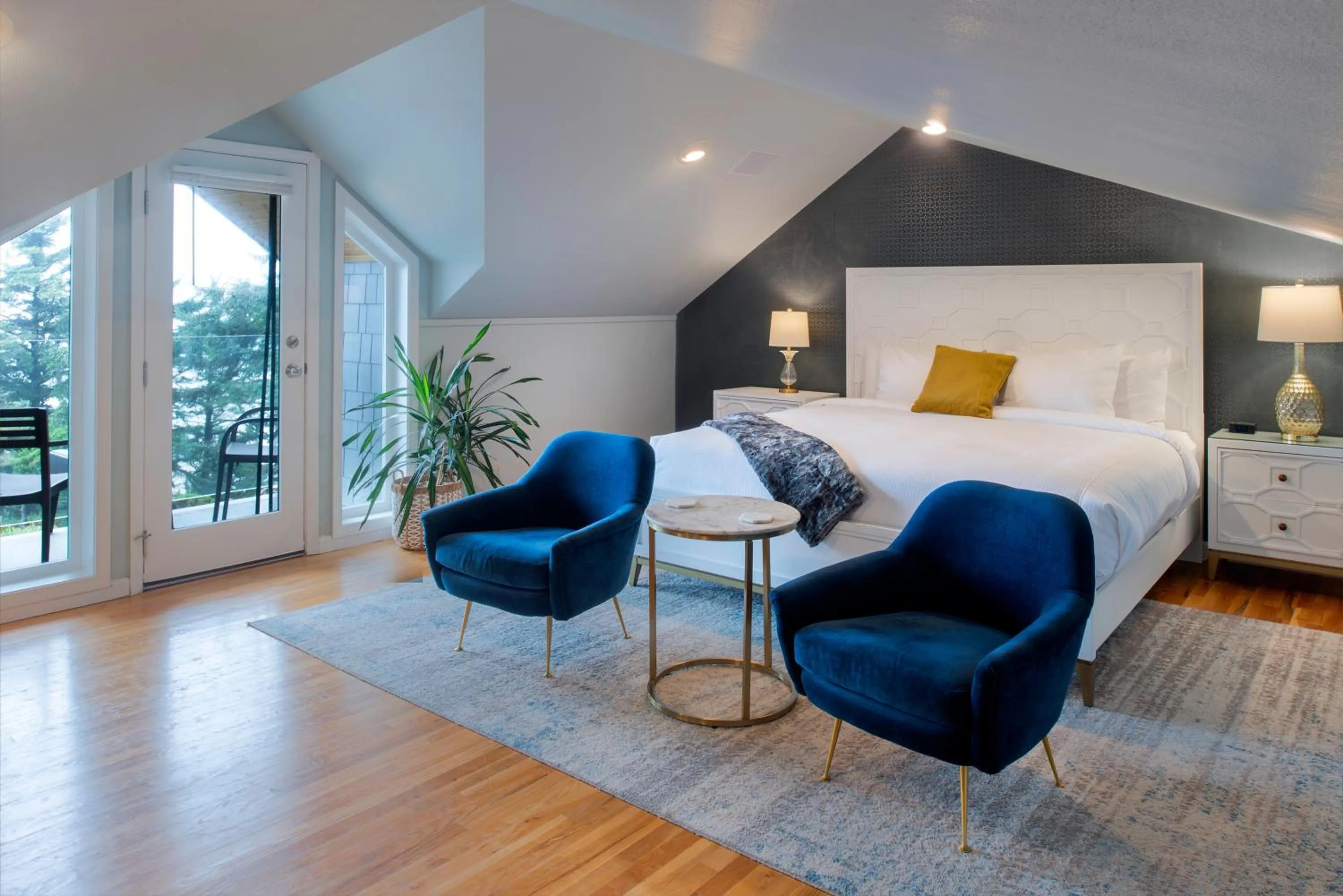 Photo of the whole room, Bed in Ocean House