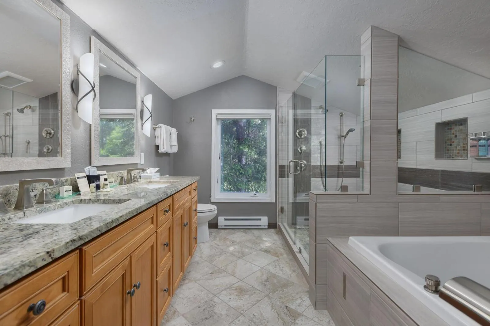 Shower in Ocean House