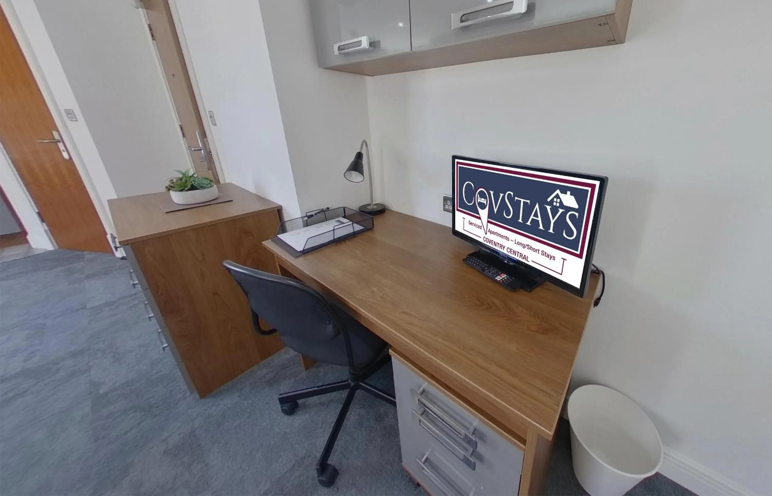 Victoria House - Deluxe Studios in Coventry City Centre, free parking, by COVSTAYS