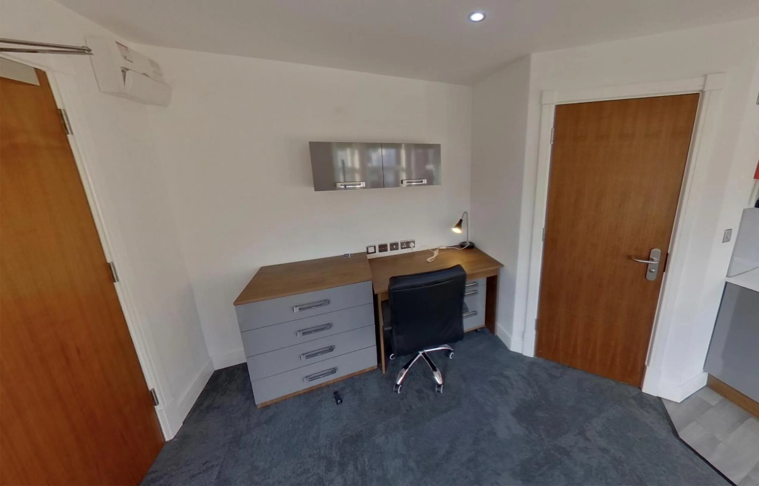 Victoria House - Deluxe Studios in Coventry City Centre, free parking, by COVSTAYS