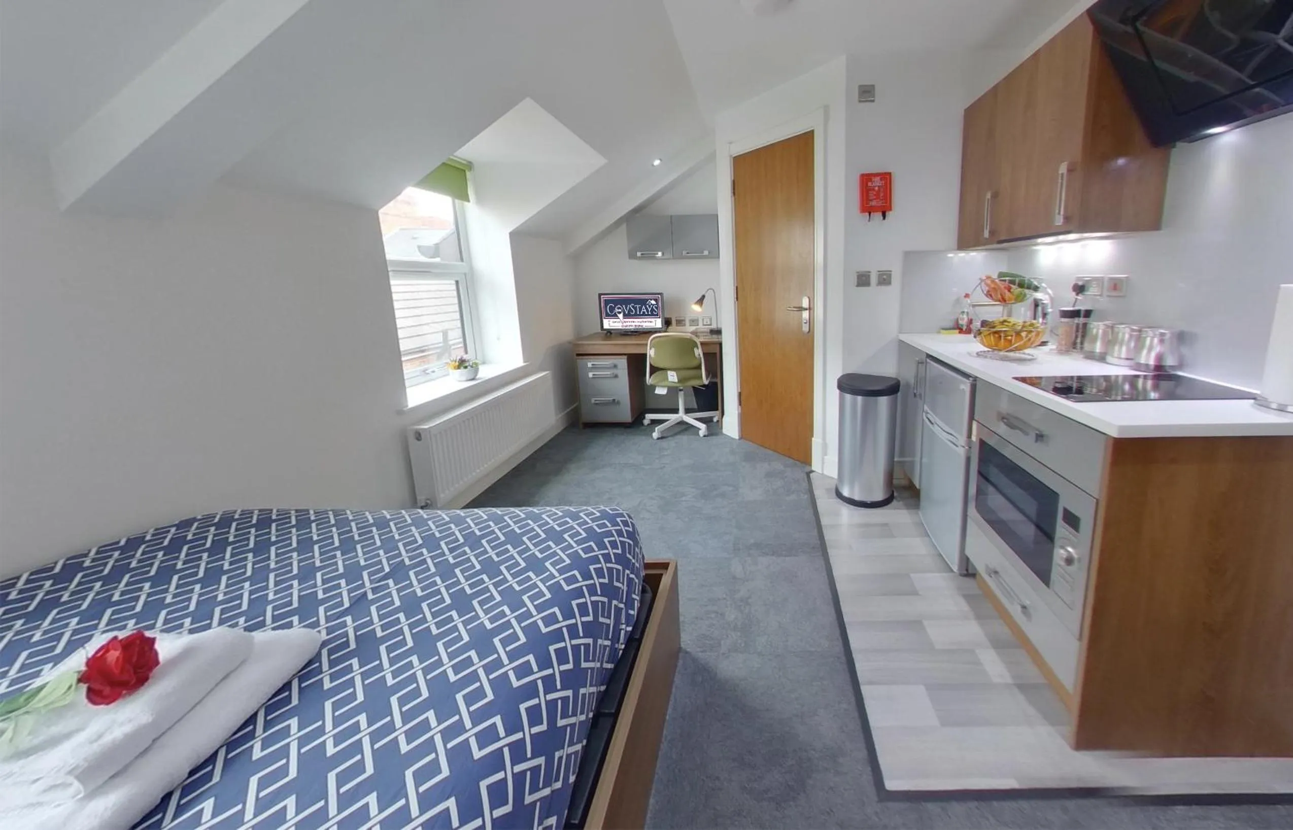 Victoria House - Deluxe Studios in Coventry City Centre, free parking, by COVSTAYS