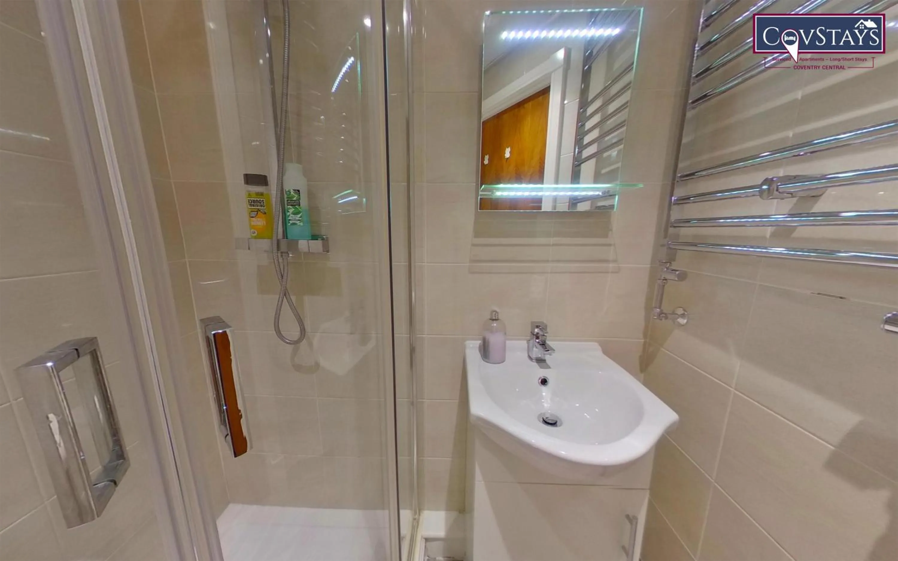 Victoria House - Deluxe Studios in Coventry City Centre, free parking, by COVSTAYS