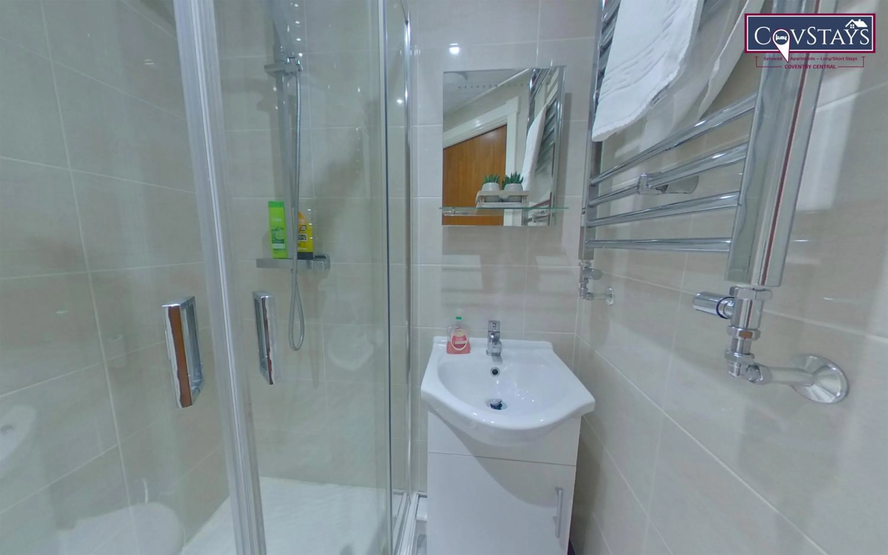 Victoria House - Deluxe Studios in Coventry City Centre, free parking, by COVSTAYS