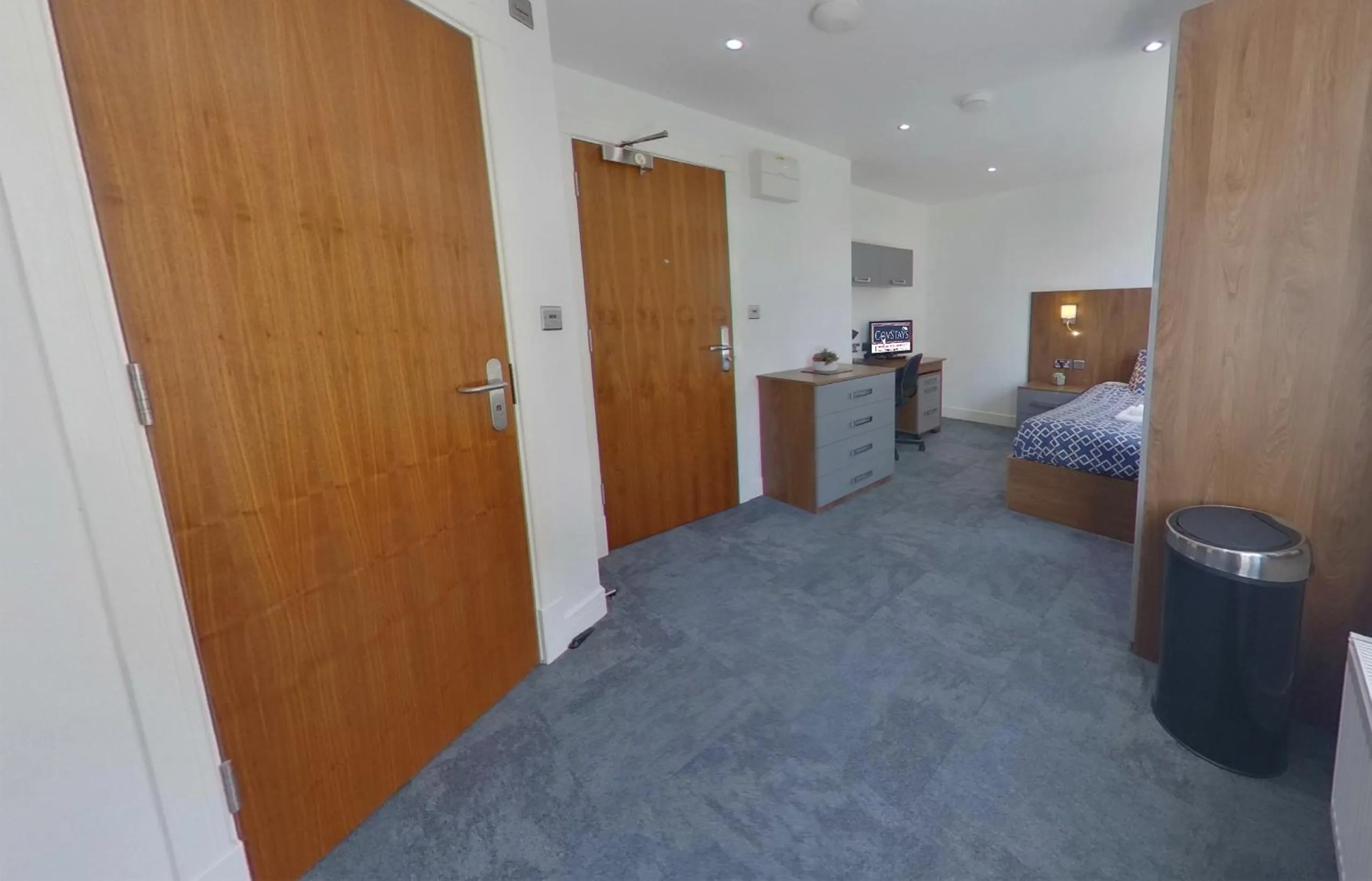 Bed in Victoria House - Deluxe Studios in Coventry City Centre, free parking, by COVSTAYS