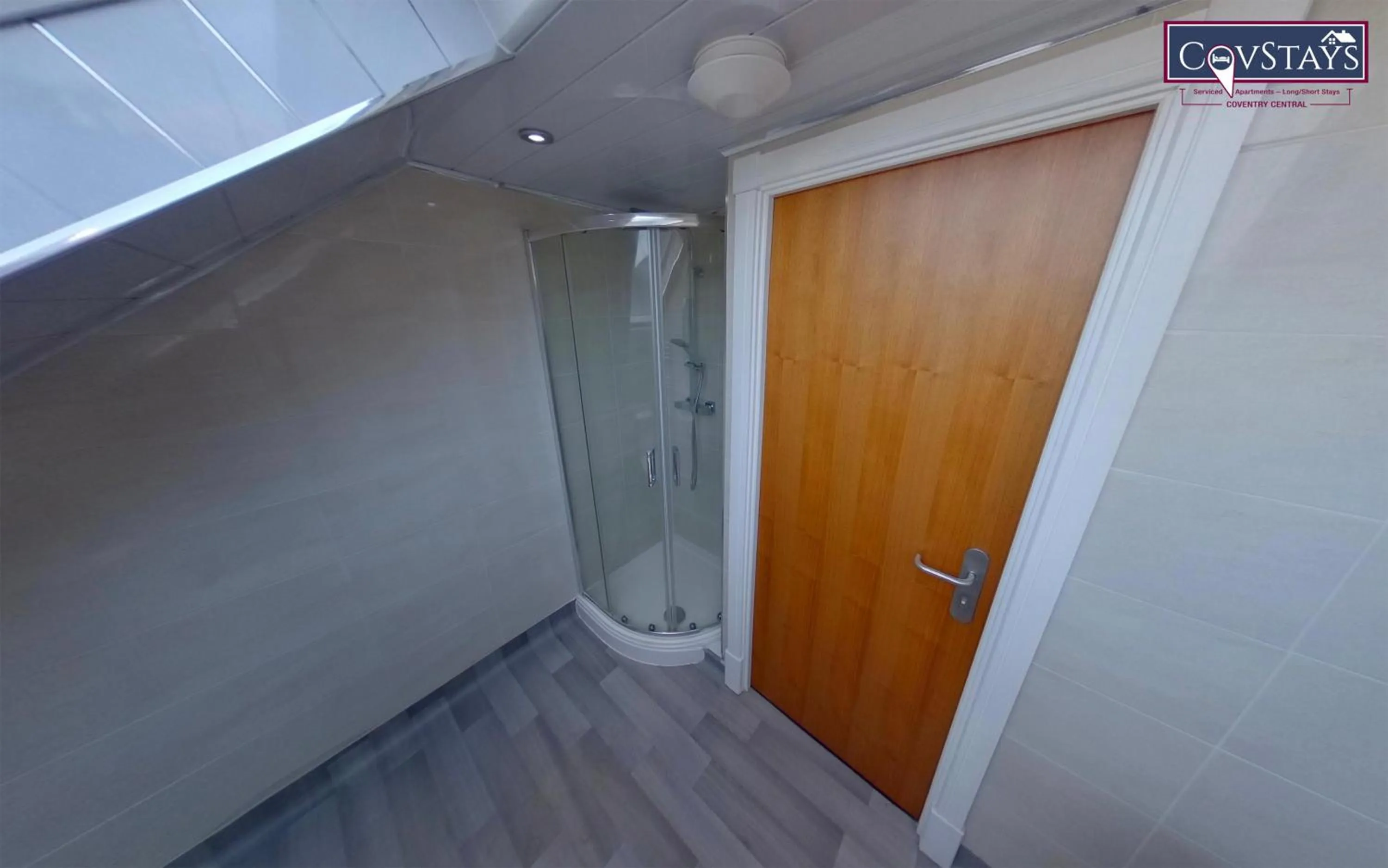 Victoria House - Deluxe Studios in Coventry City Centre, free parking, by COVSTAYS