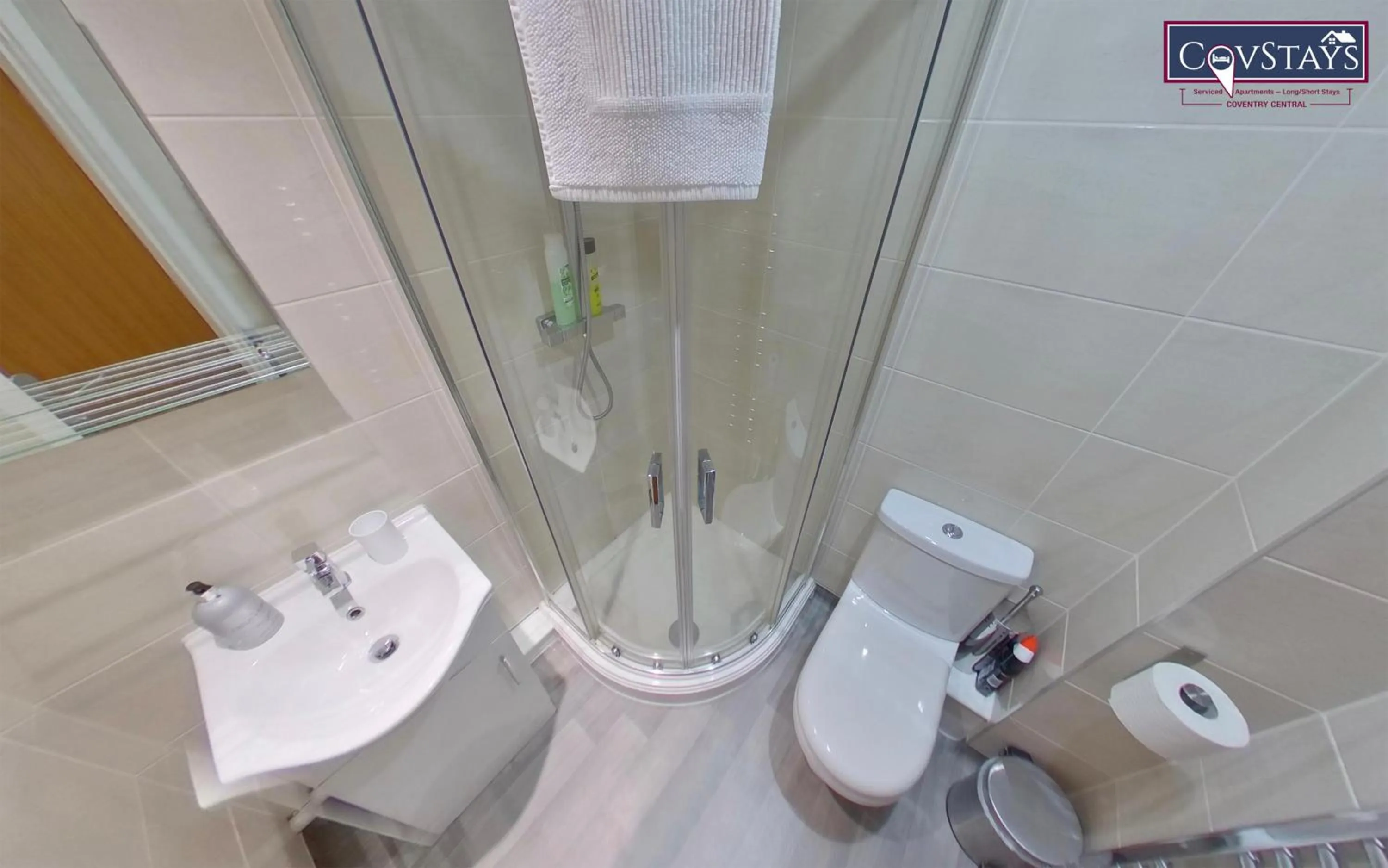 Victoria House - Deluxe Studios in Coventry City Centre, free parking, by COVSTAYS