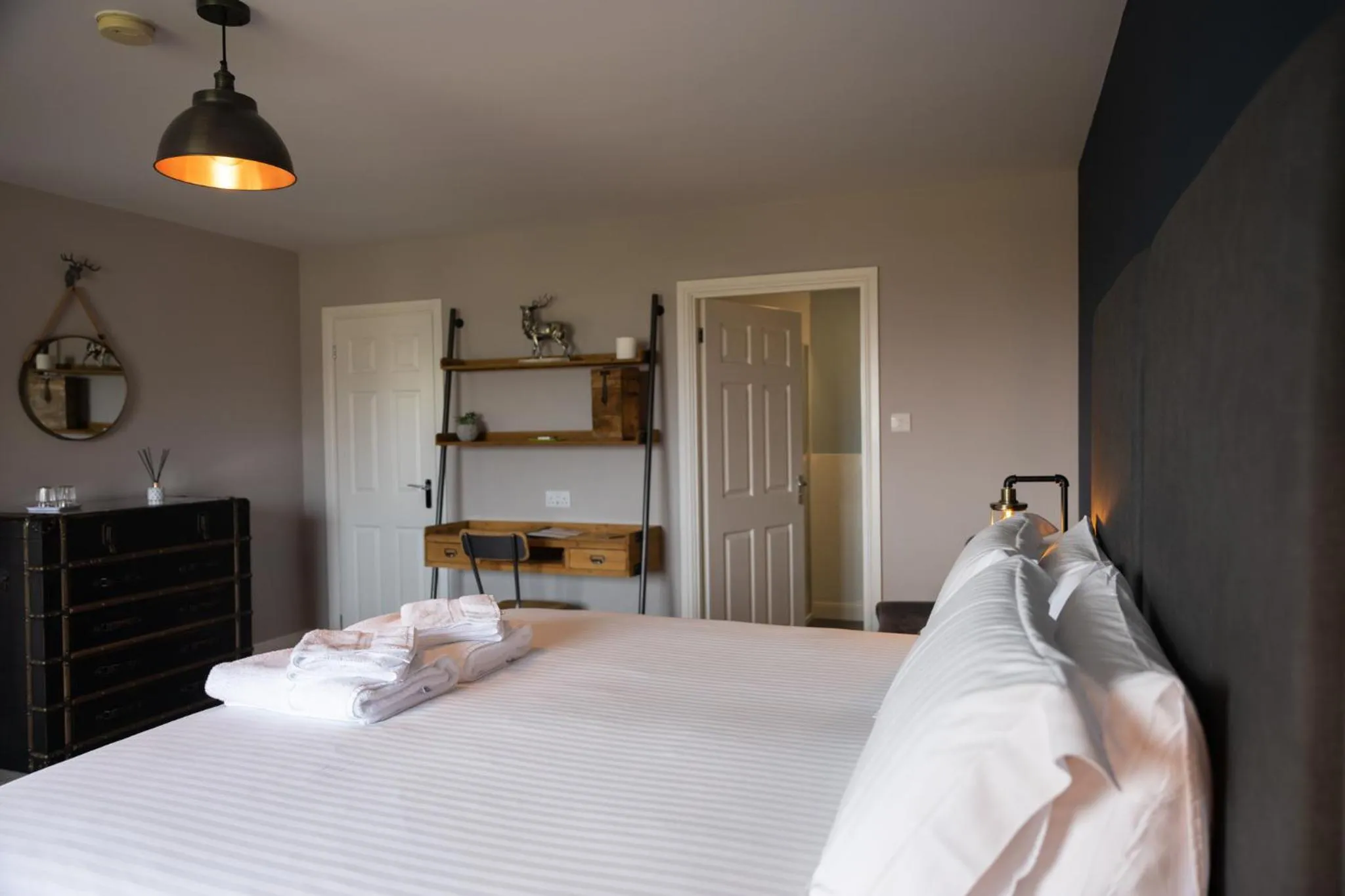 Shower, Bed in Grianaig Guest House & Restaurant, South Uist, Outer Hebrides