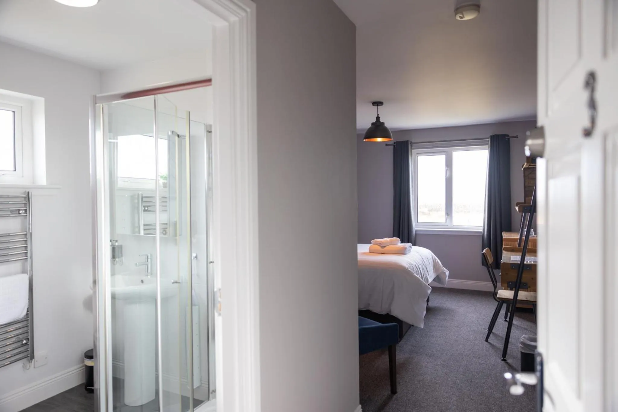 Shower, Bed in Grianaig Guest House & Restaurant, South Uist, Outer Hebrides