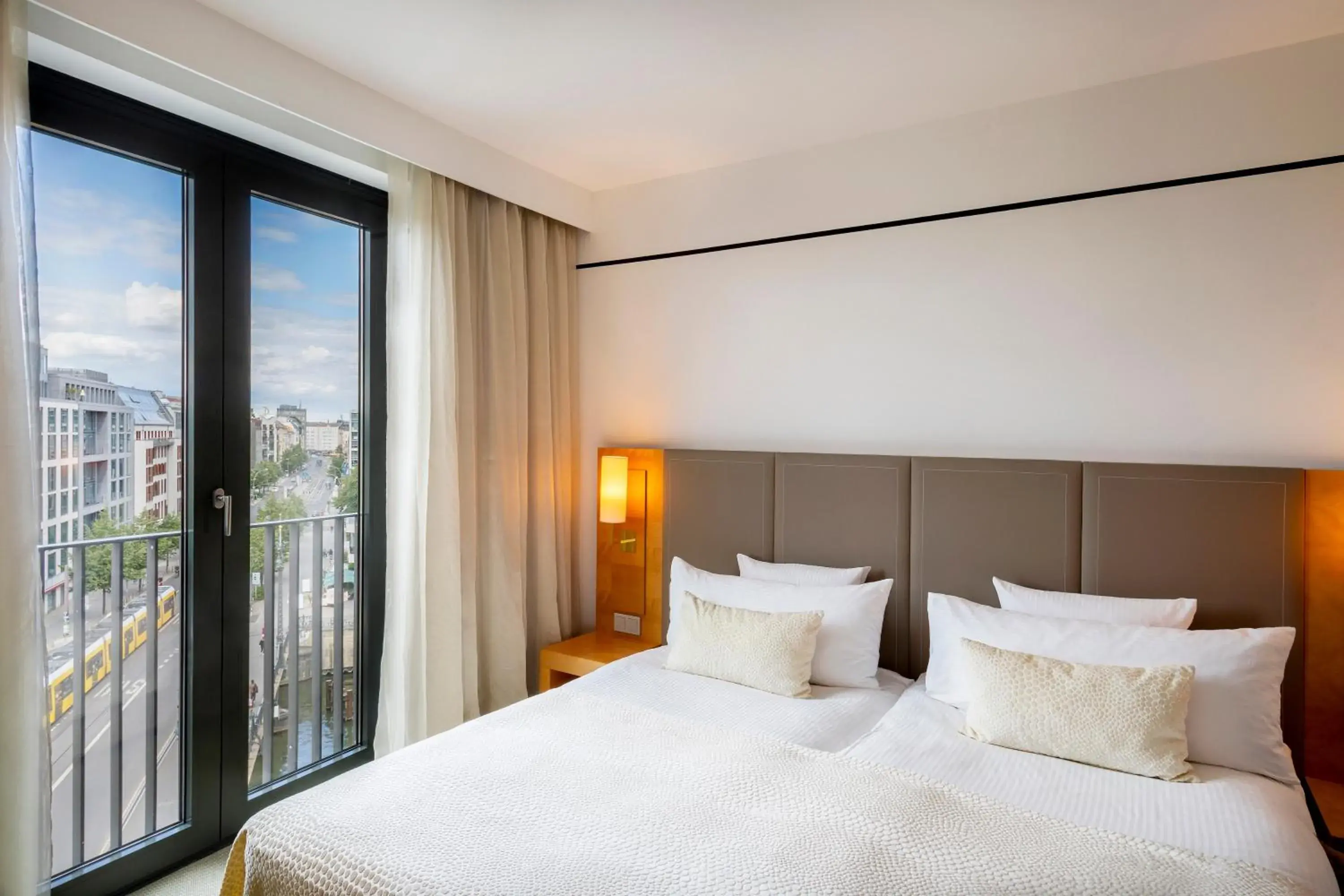 Premium Double Room with River View in Meliá Berlin Premium Double Room with River View in Meliá Berlin