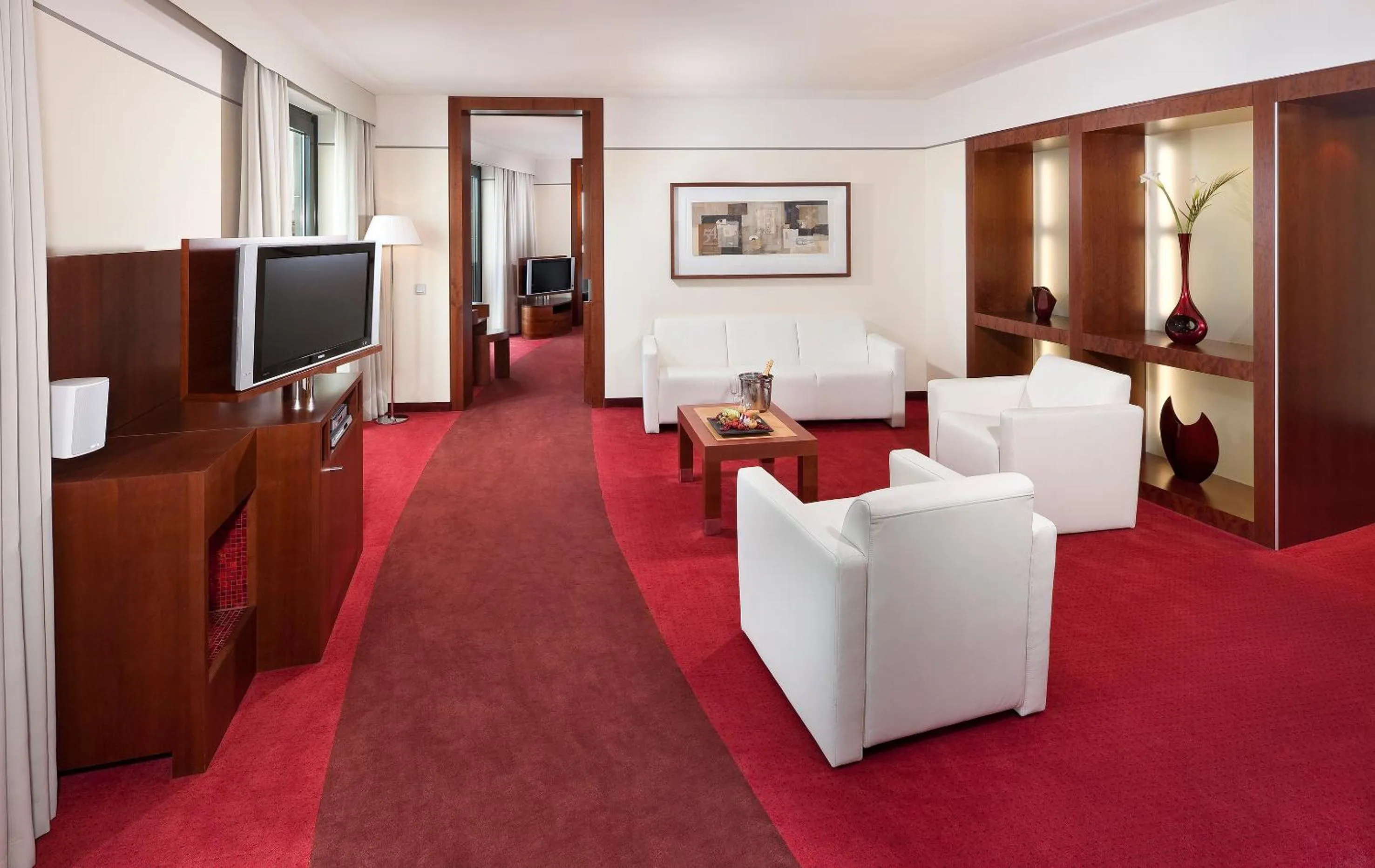 Communal lounge/ TV room in Meliá Berlin