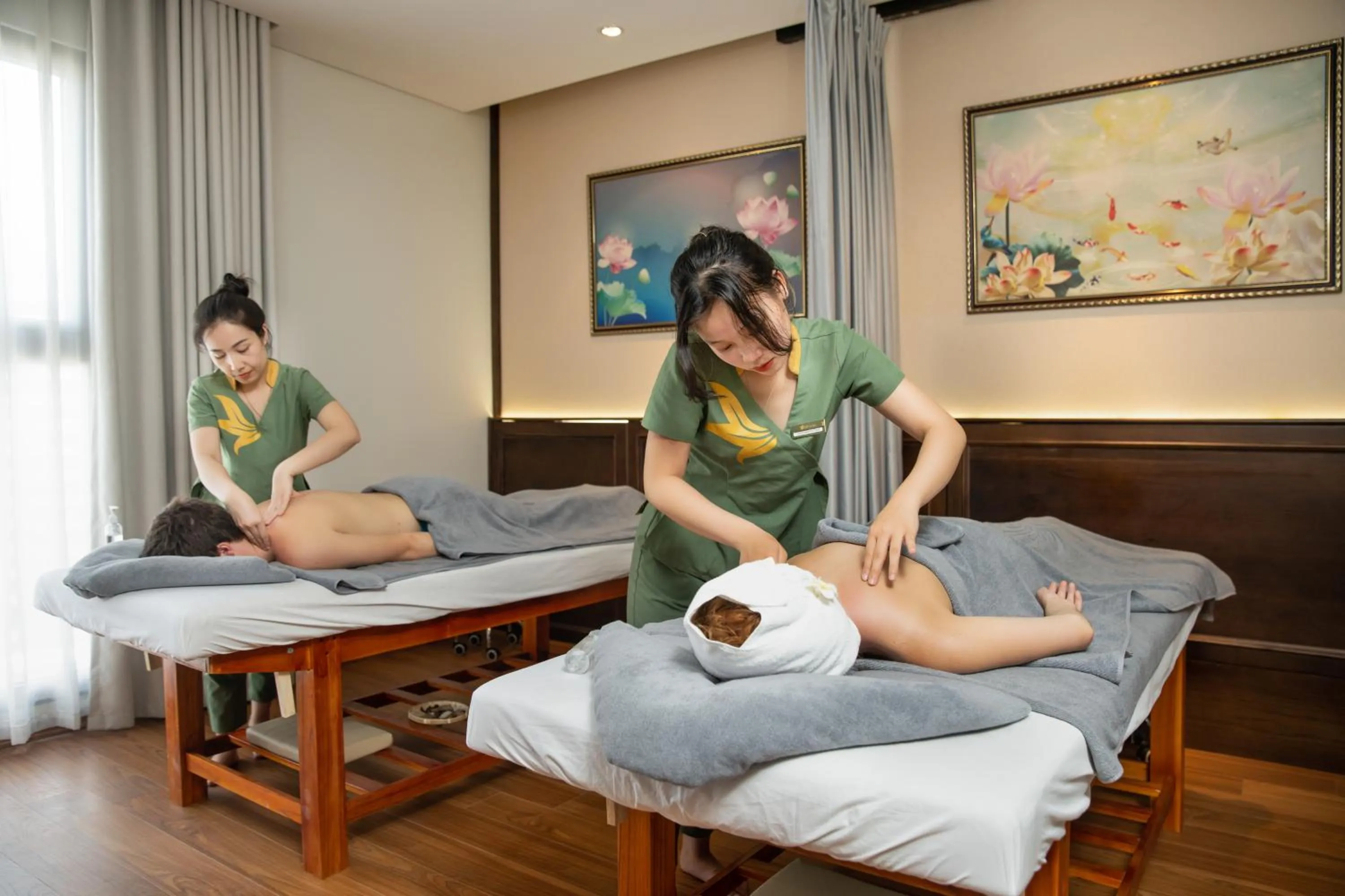 Massage in Golden Lotus Hotel Da Nang - Rooftop Bar Sea View