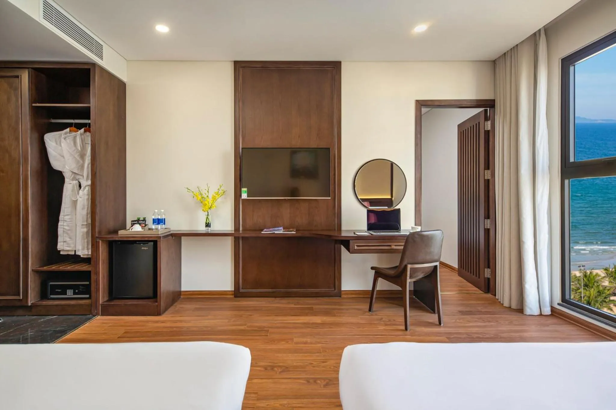 Bedroom, Bed in Golden Lotus Hotel Da Nang - Rooftop Bar Sea View