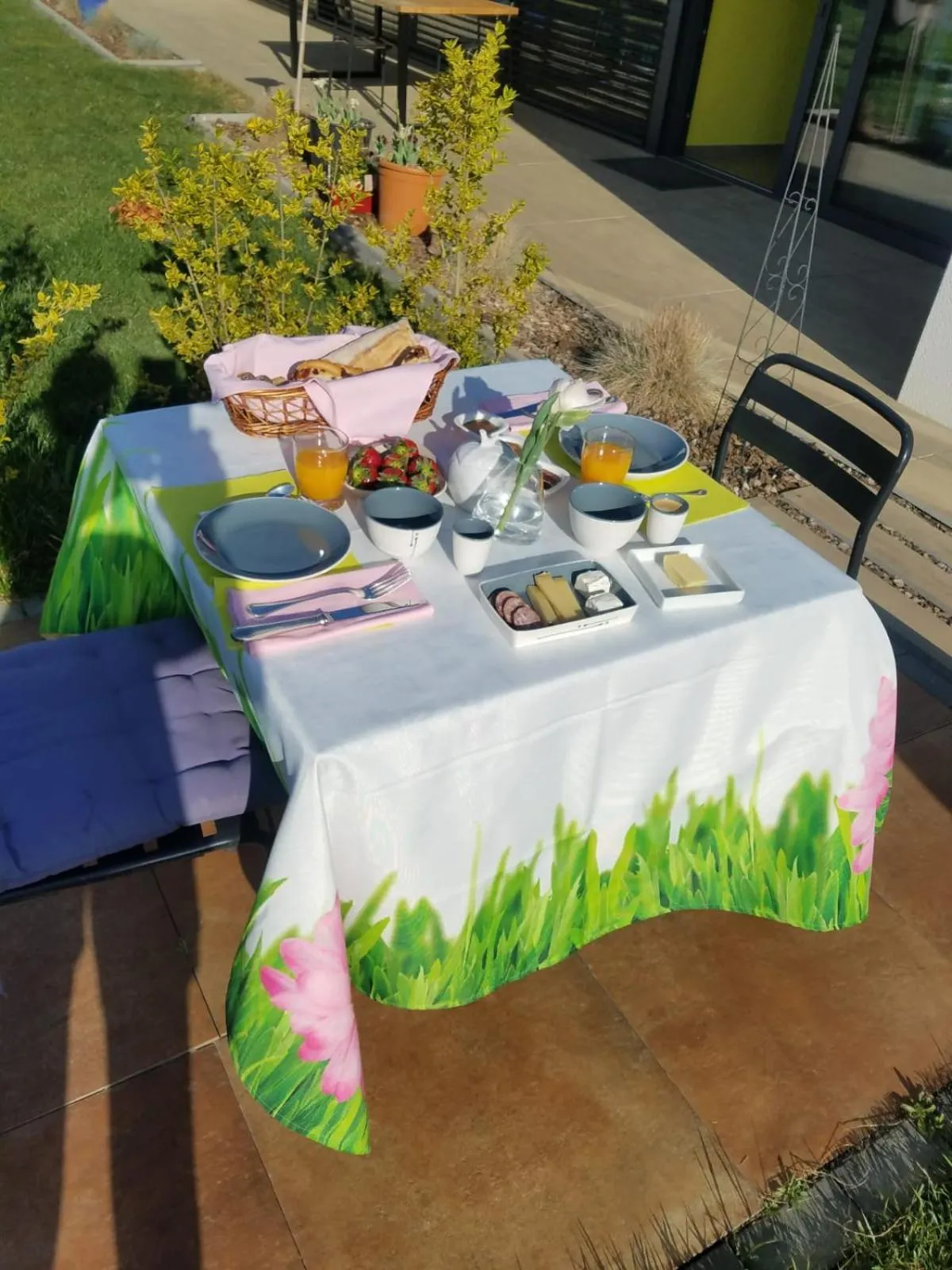 Food and drinks in Le Jardin des Pies