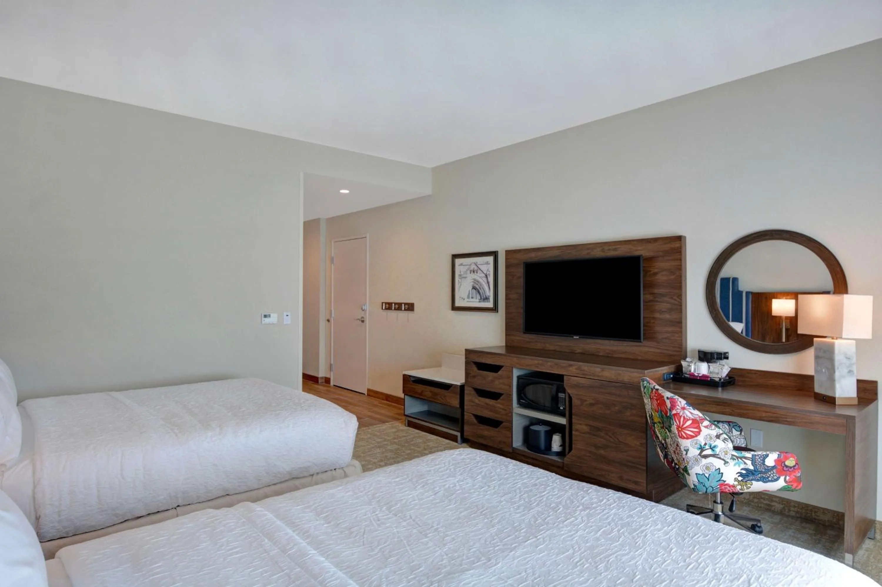 Bed in Hampton Inn & Suites Nashville Downtown Capitol View, Tn