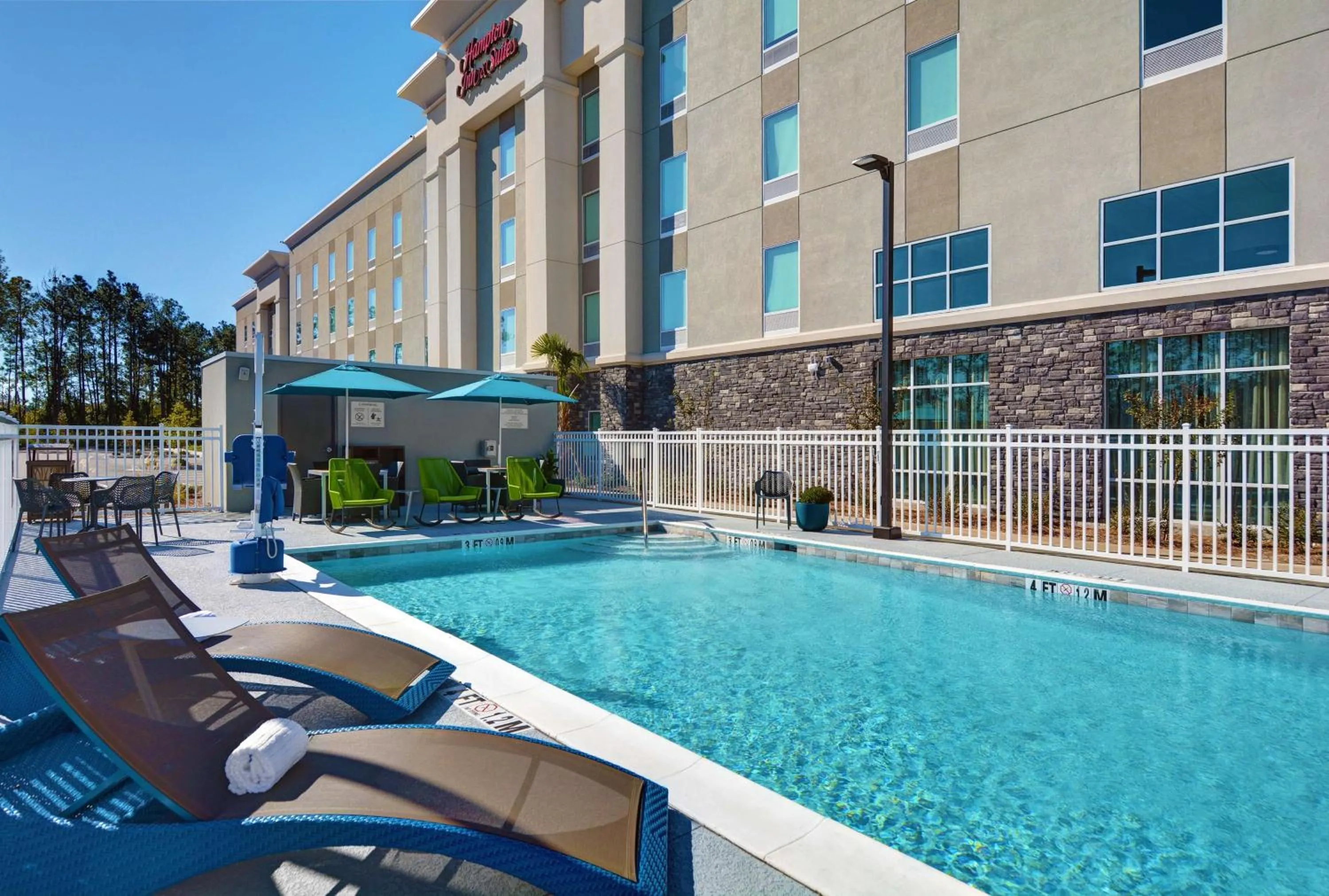 Pool view in Hampton Inn And Suites Macclenny I-10