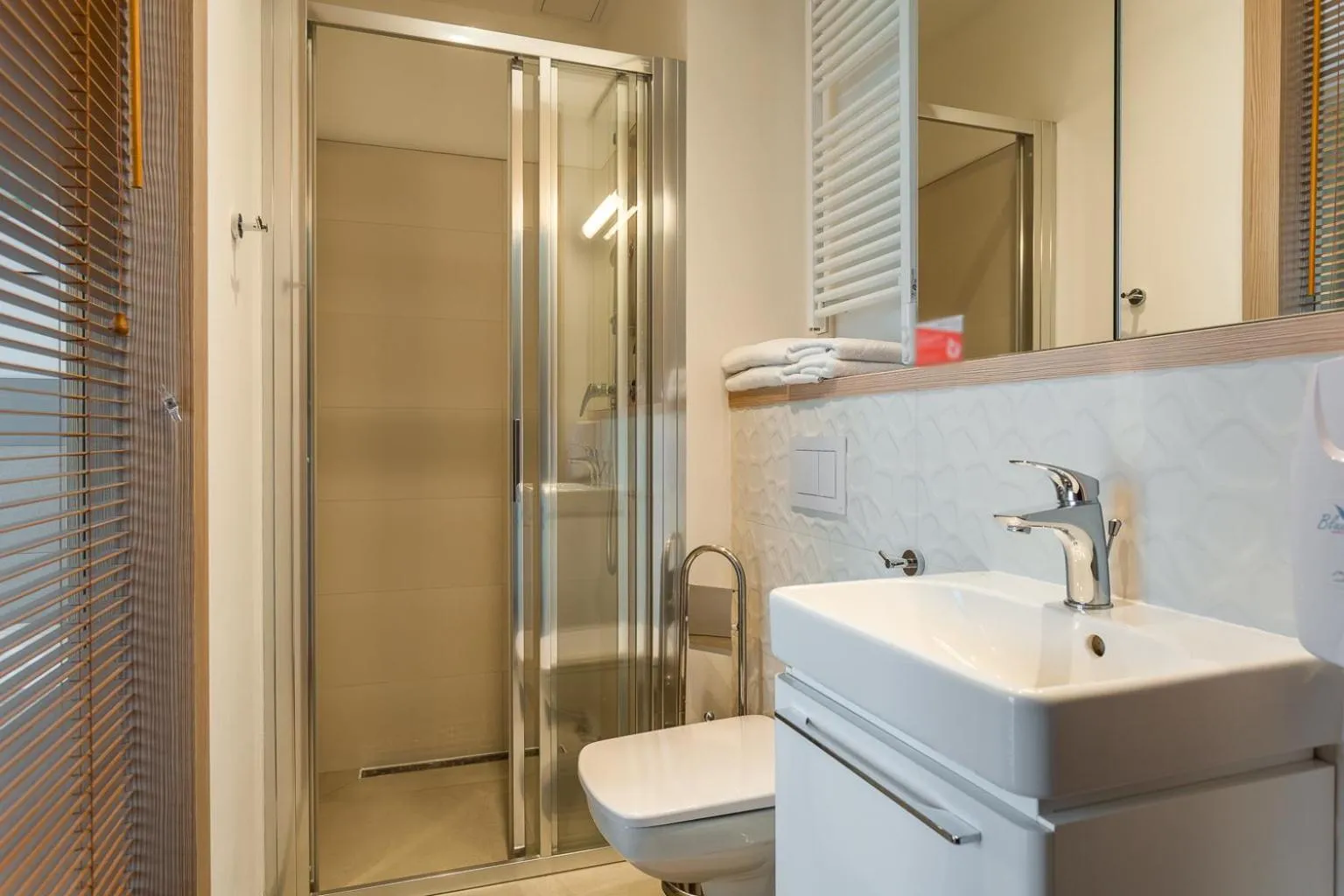 Bathroom in RentPlanet - Apartamenty Wolska