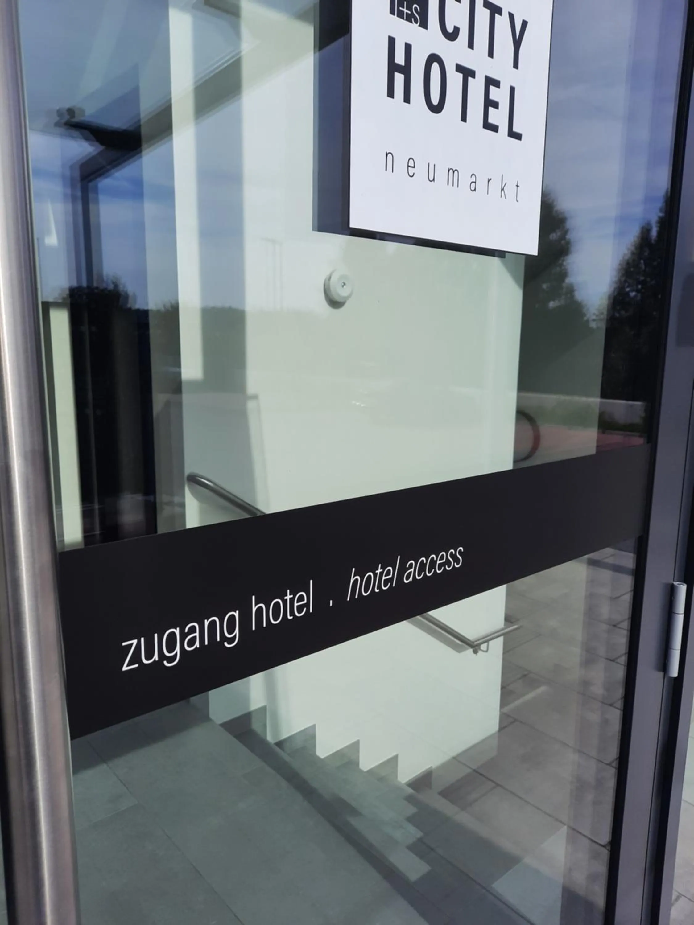 Facade/entrance in N+S City Hotel Neumarkt